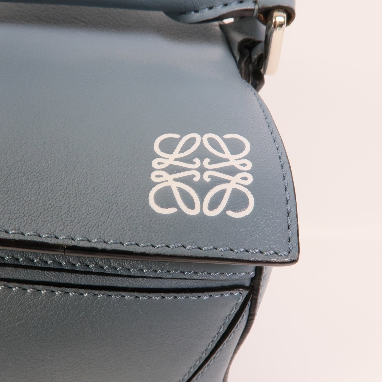 LOEWE 牛皮皮革Puzzle Medium手挽肩背兩用袋