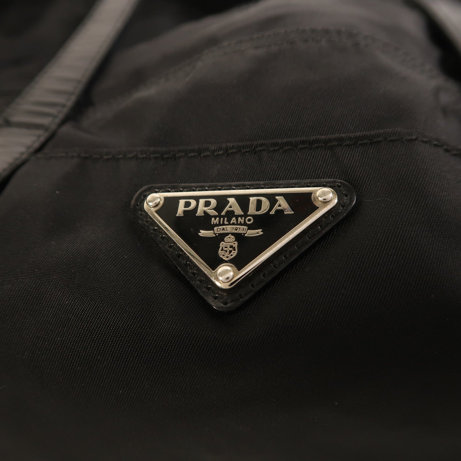 PRADA 尼龍Shoulder Bag銀扣肩背袋