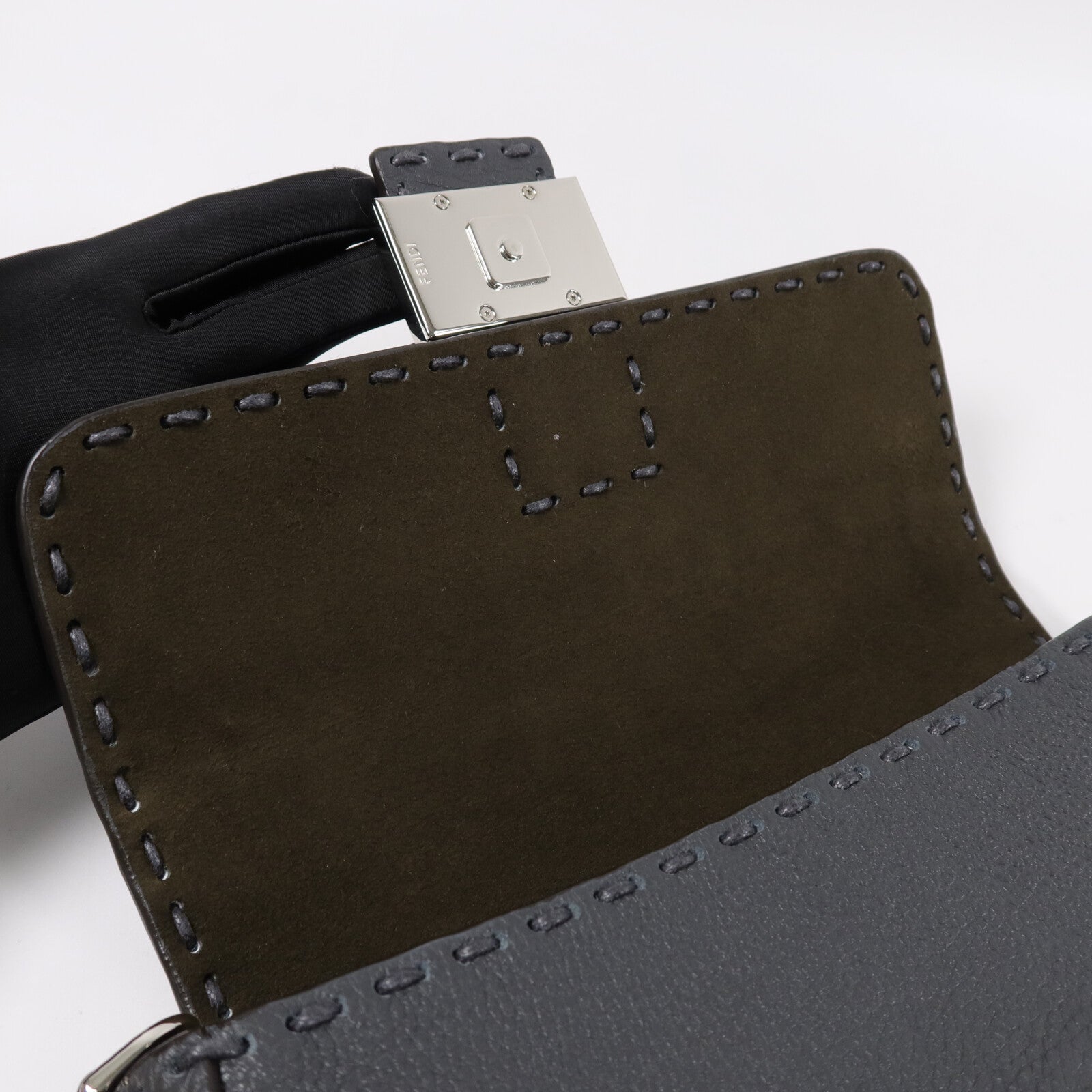 FENDI 牛皮皮革Baguette Bag手挽肩背兩用袋
