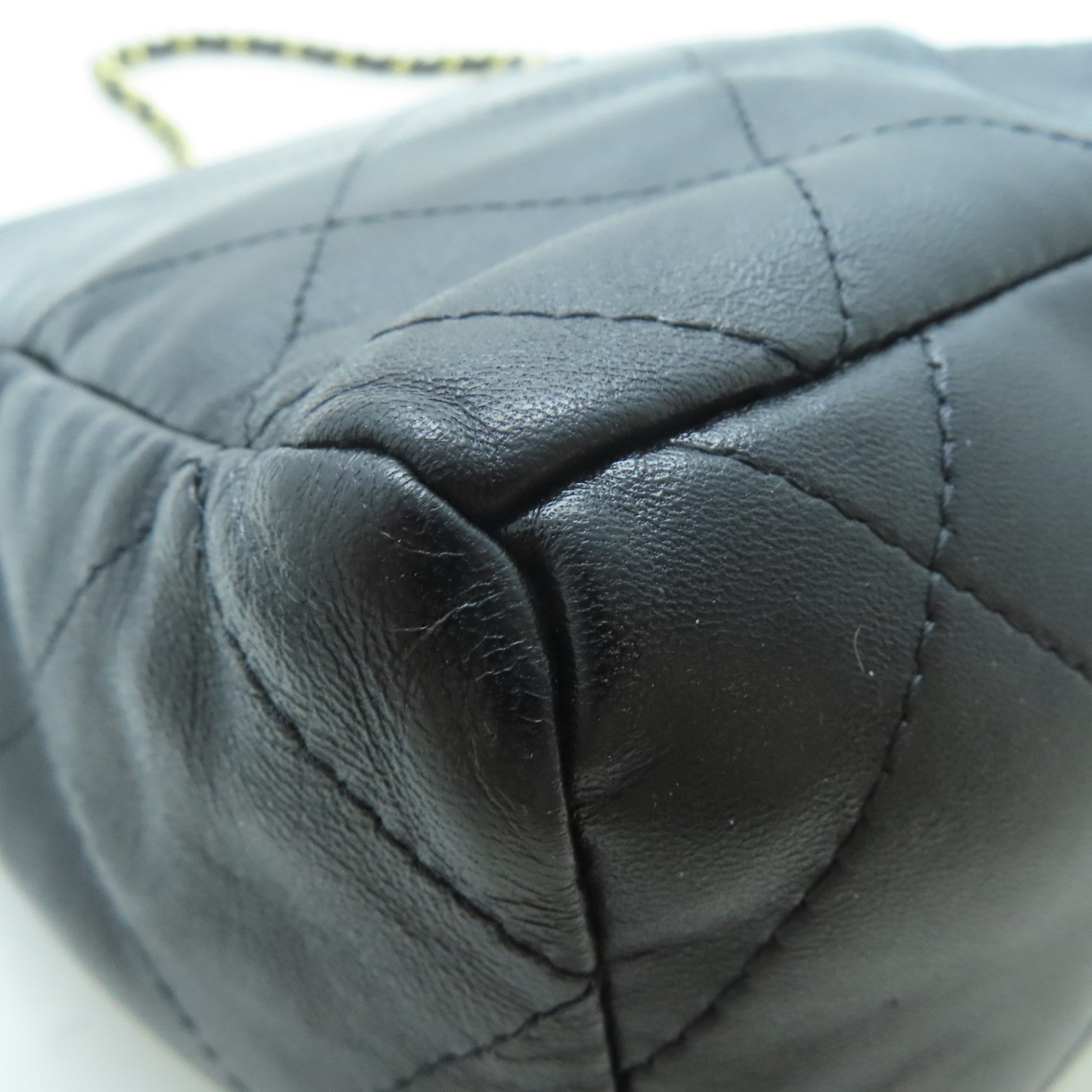 CHANEL 羊皮皮革Mini Bucket Bag金扣鏈帶手挽肩背兩用袋黑色