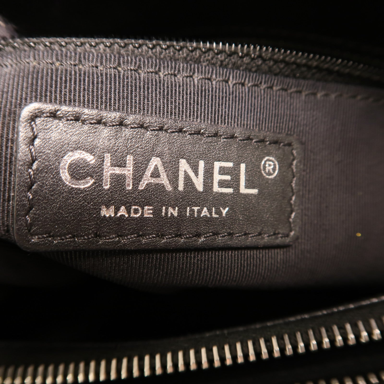 CHANEL 牛皮皮革Chain Shoulder銀扣鏈帶肩背袋