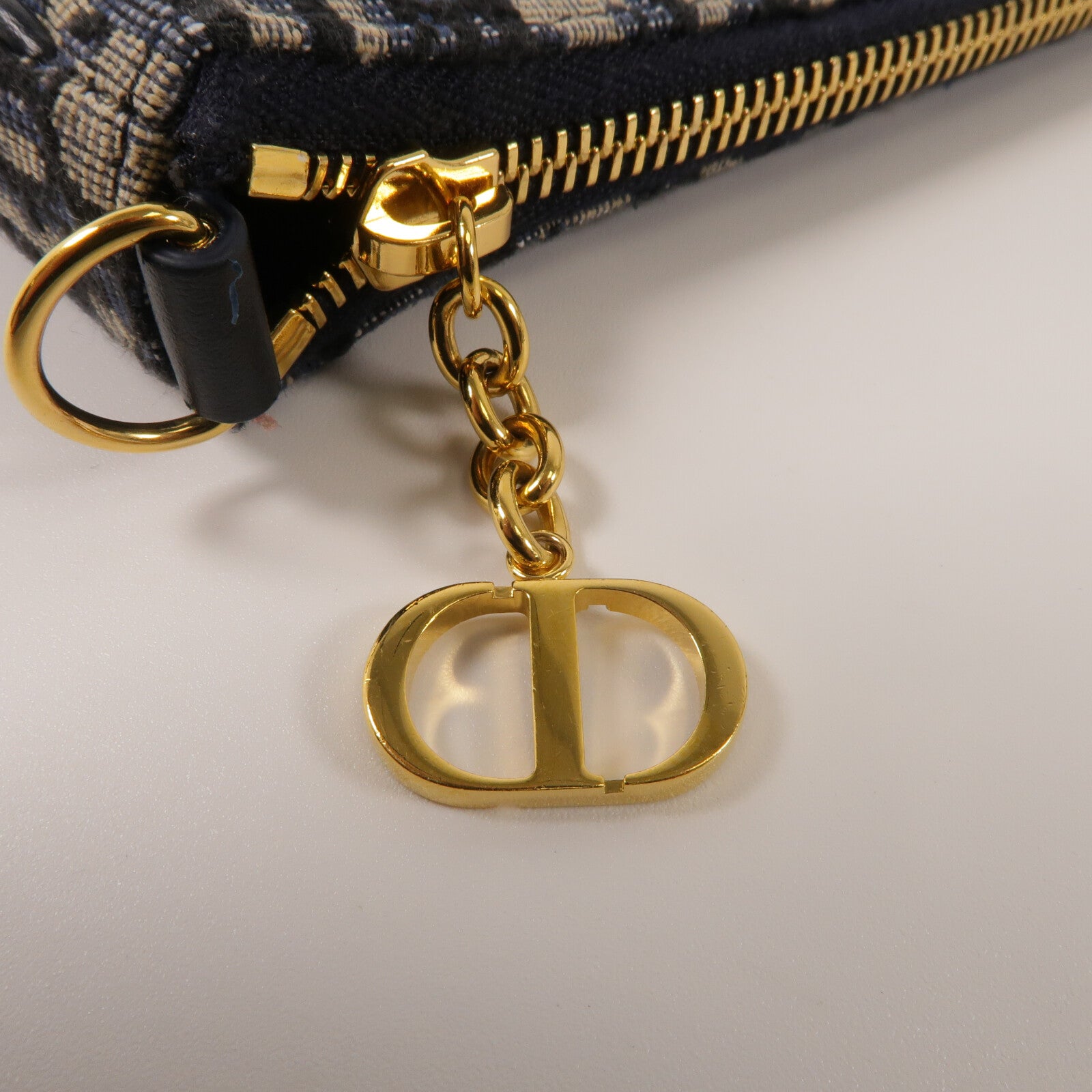 Dior 帆布30 Montaigne Pouch With Chain鏈帶肩背袋