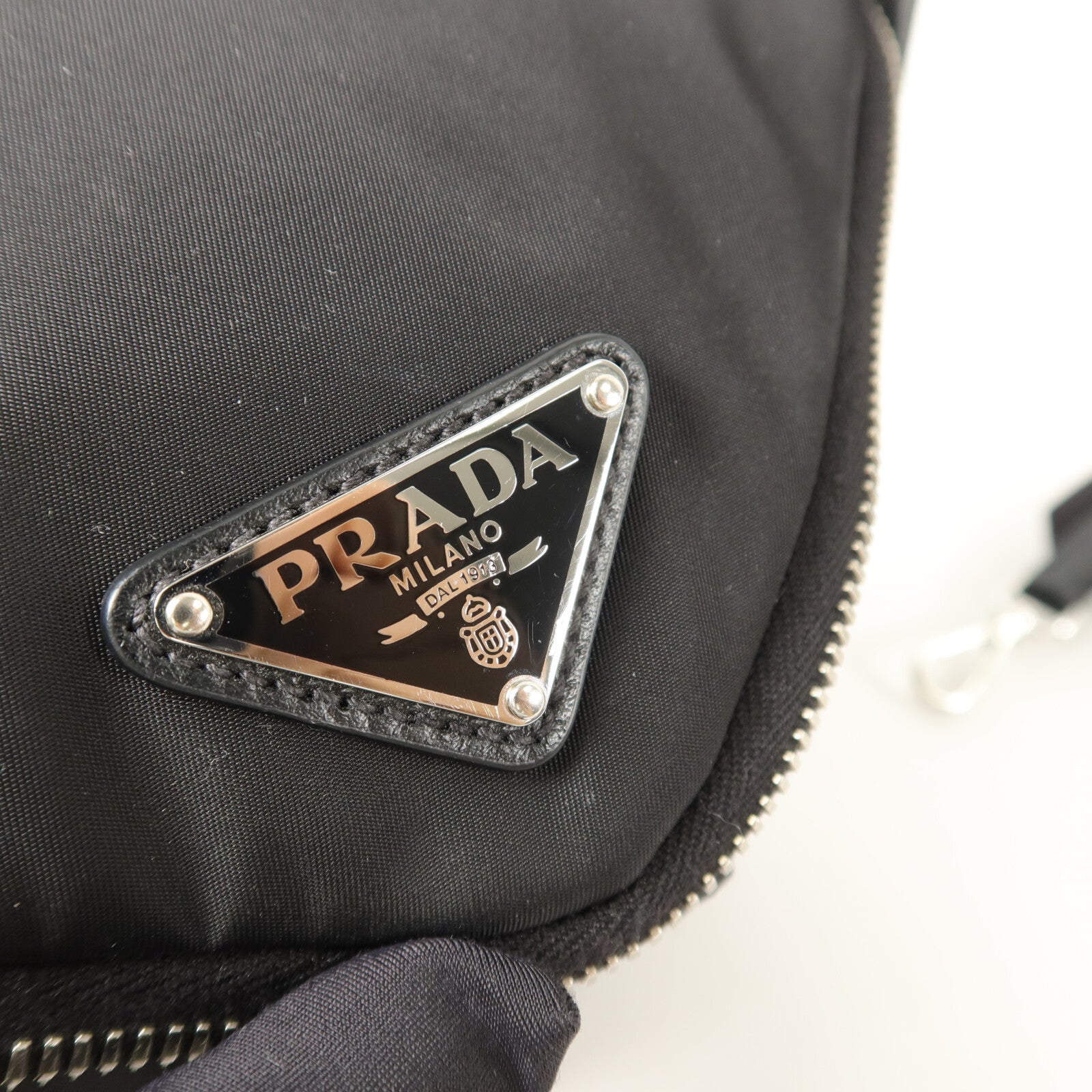 PRADA 尼龍Triangle Classic Crossbody Bag肩背袋