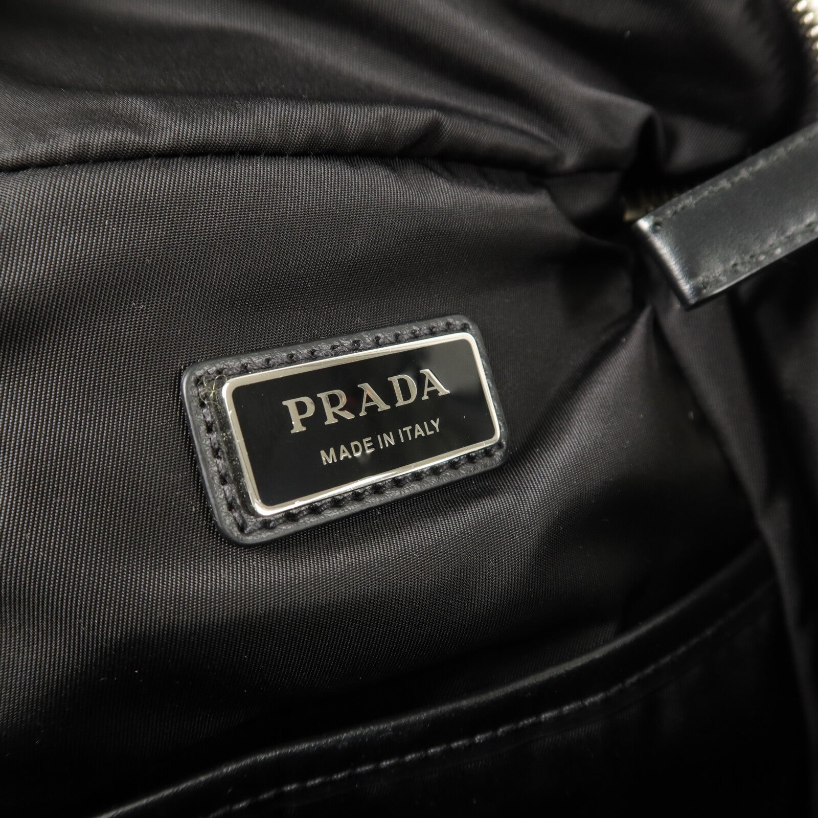 PRADA 尼龍Triangle Classic Crossbody Bag肩背袋