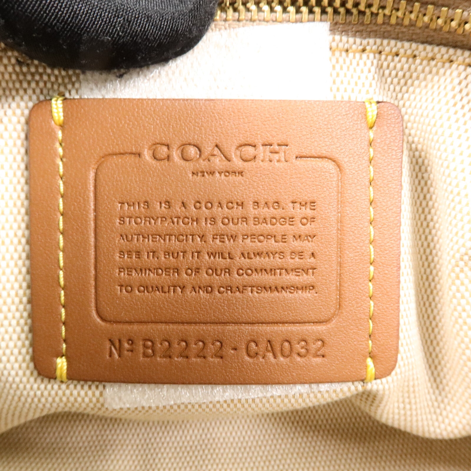 COACH 藤料Shoulder Bag肩背袋