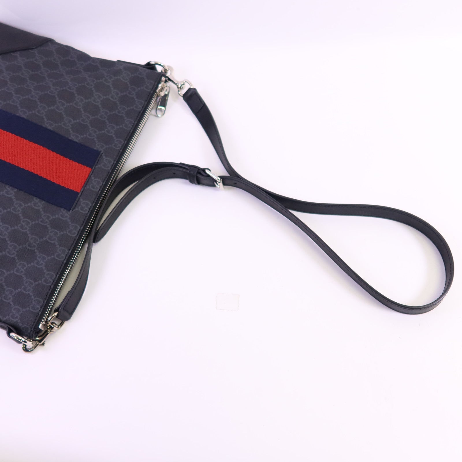 GUCCI 【激減優惠】塗層帆布GG Supreme銀扣肩背袋