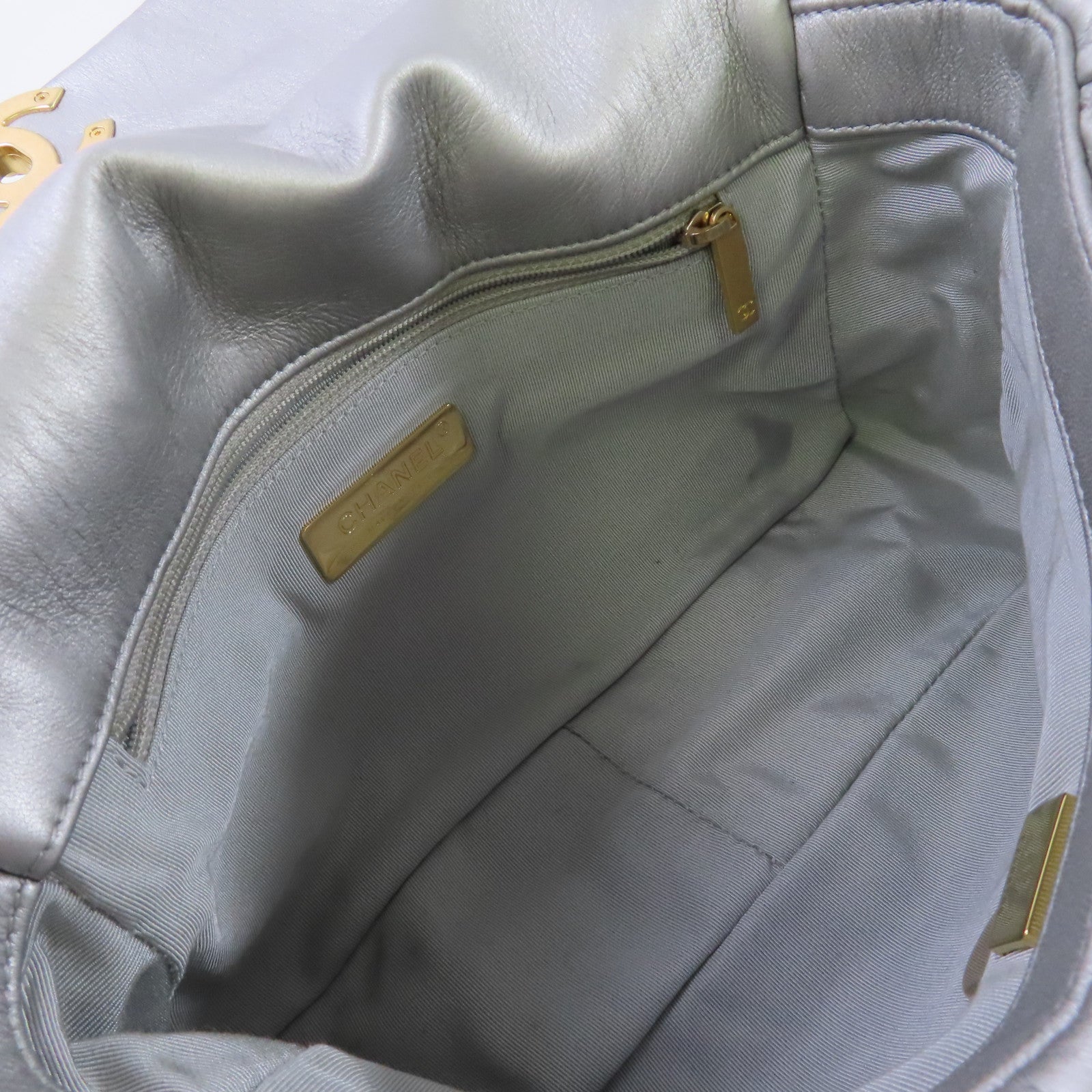 CHANEL 菱格牛皮皮革Chanel 19 2Way Shoulder Bag金扣手挽肩背兩用袋銀色