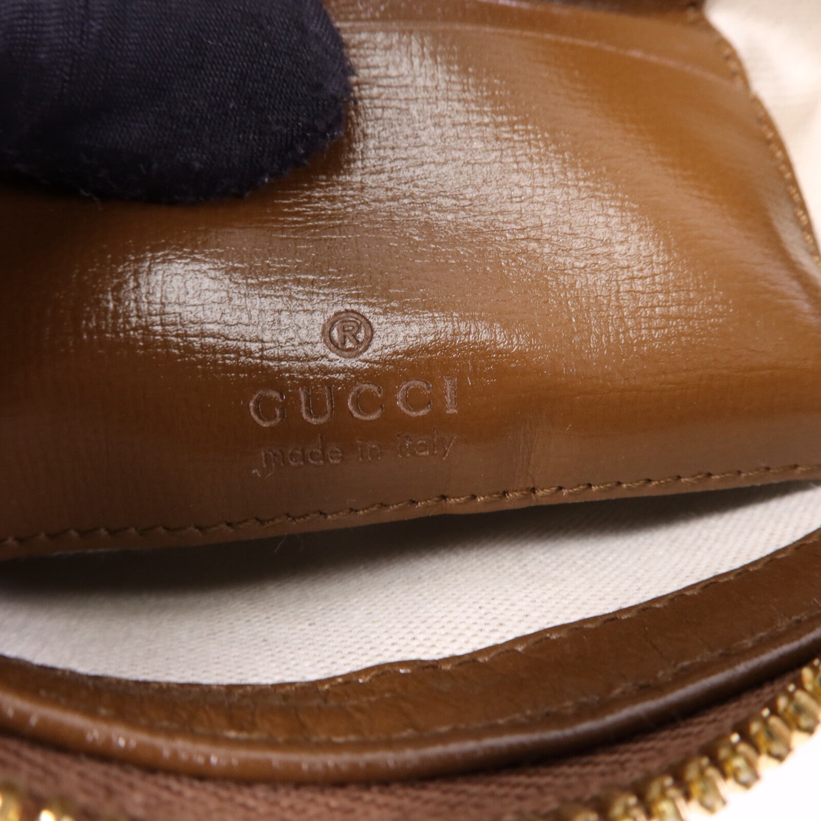 GUCCI 塗層帆布Interlocking G Messenger Bag金扣肩背袋