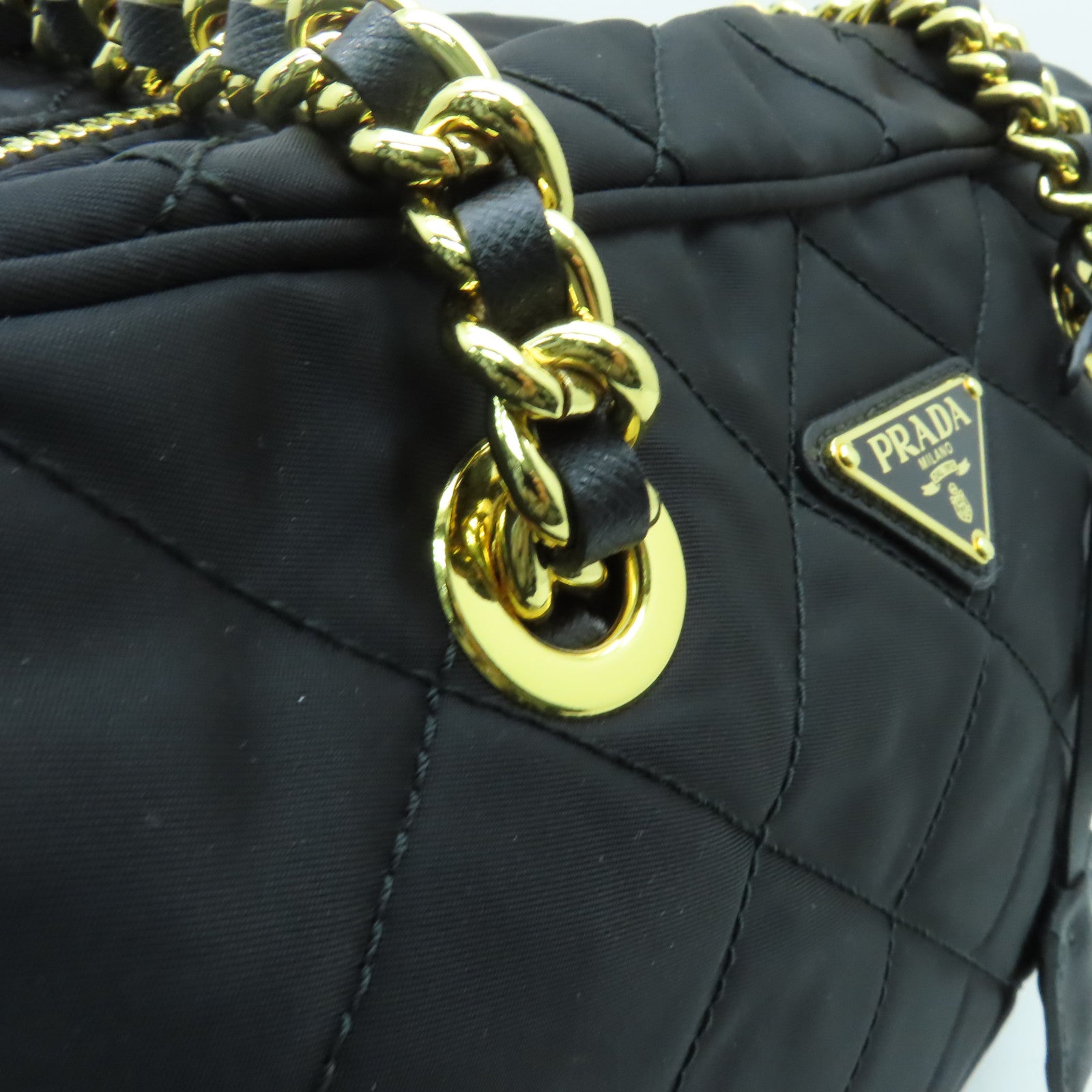 PRADA 尼龍Tessuto Impuntu金扣鏈帶肩背袋黒色