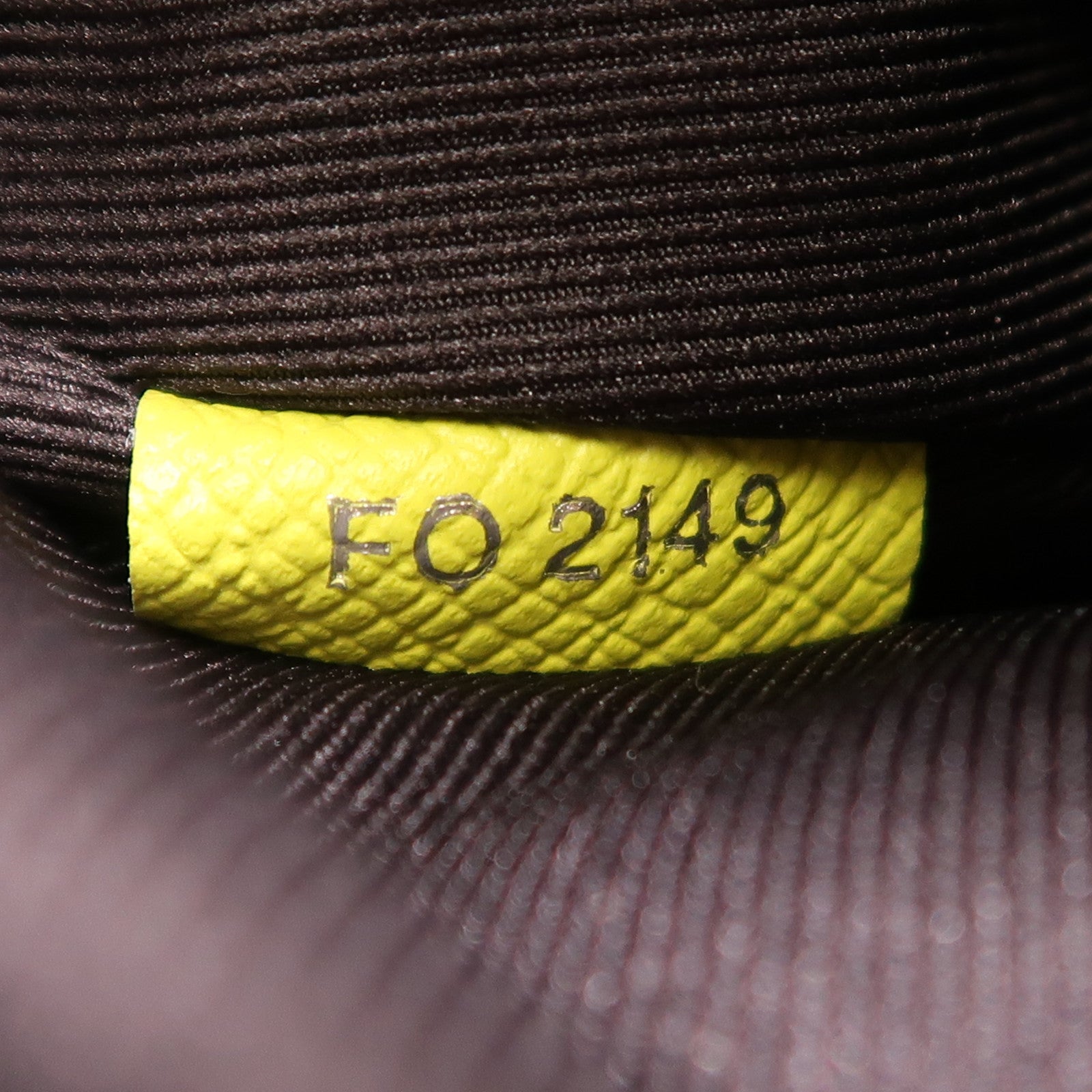 LOUIS VUITTON Monogram/Taiga皮革Outdoor銀扣肩背袋