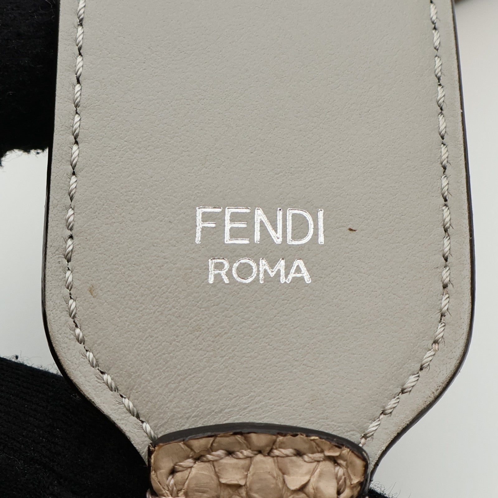 FENDI 蛇皮皮革Grey Python Floral Embroidered Strap銀扣肩帶