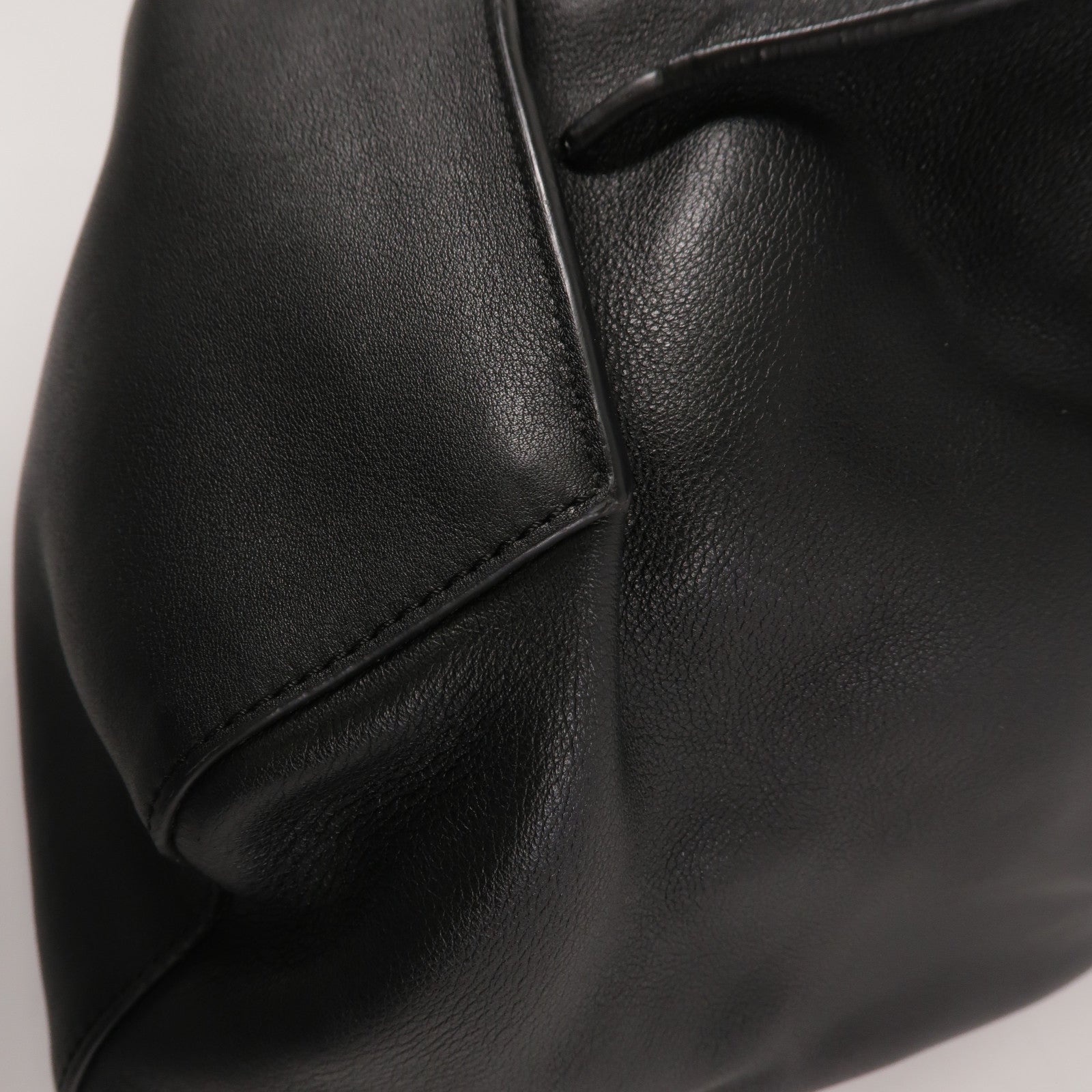 LOEWE 牛皮皮革Anton Sling肩背袋
