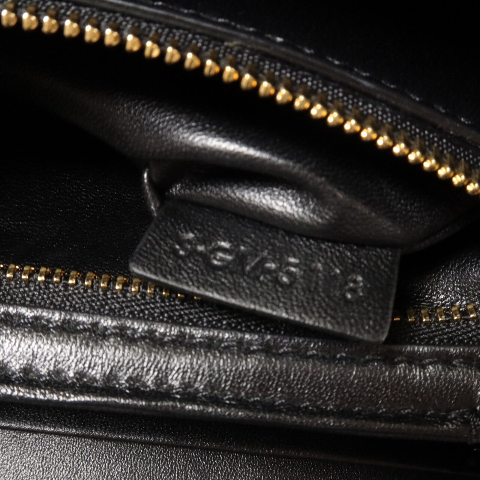 CELINE 牛皮皮革Triomphe Medium肩背袋