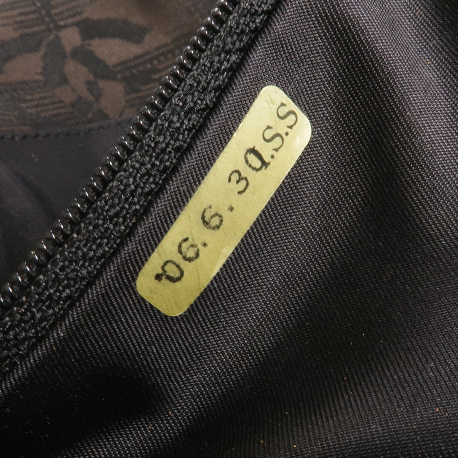 CHANEL 尼龍New Travel Line肩背袋