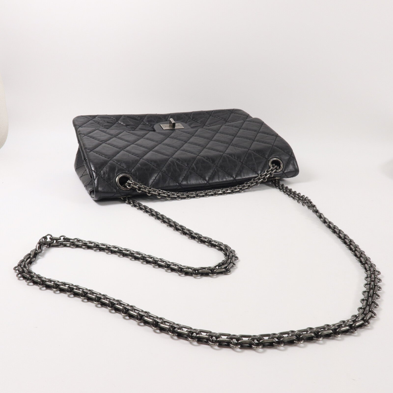 CHANEL 牛皮皮革2.55 Medium鏈帶肩背袋