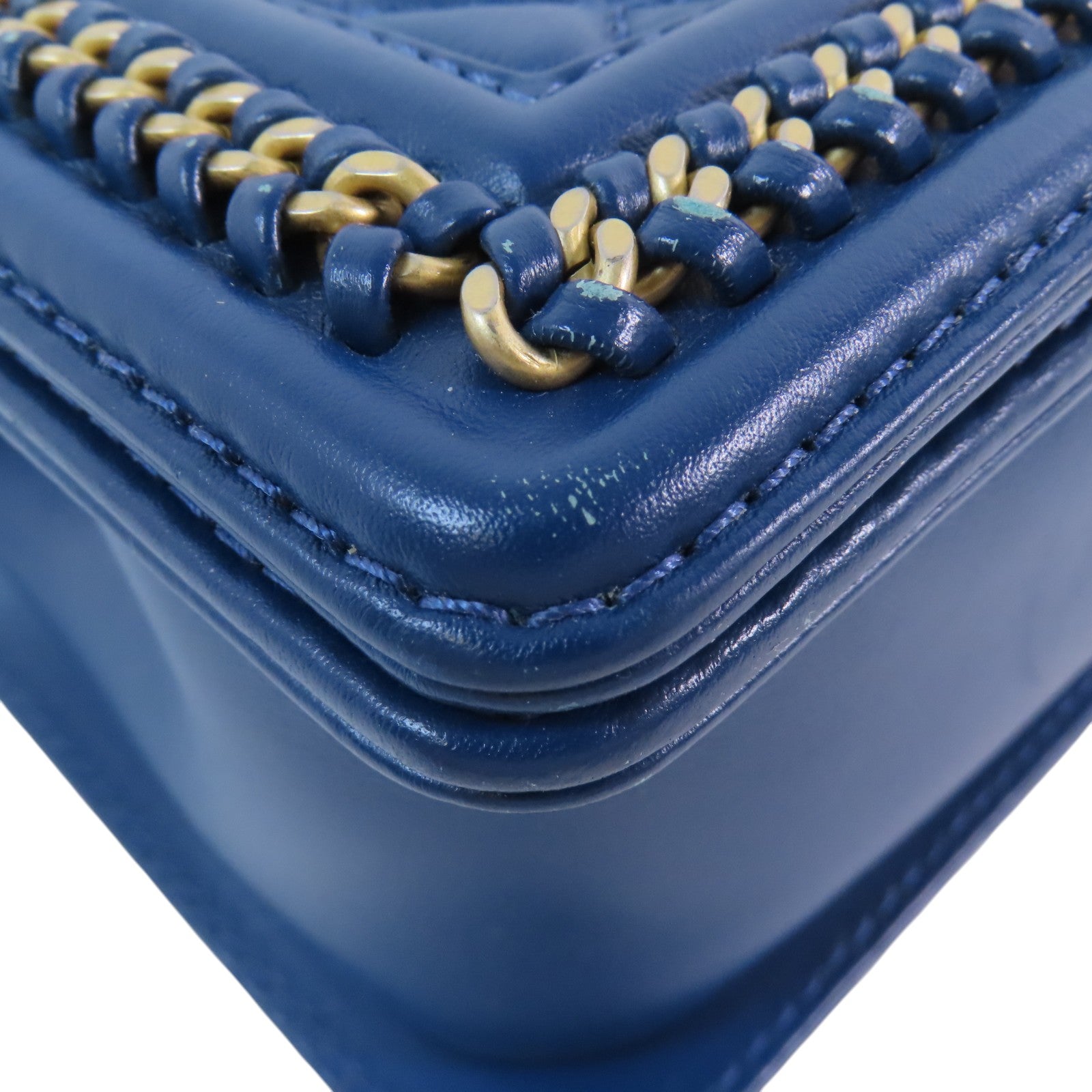 CHANEL 羊皮皮革Boy 25 With Handel金扣鏈帶肩背袋