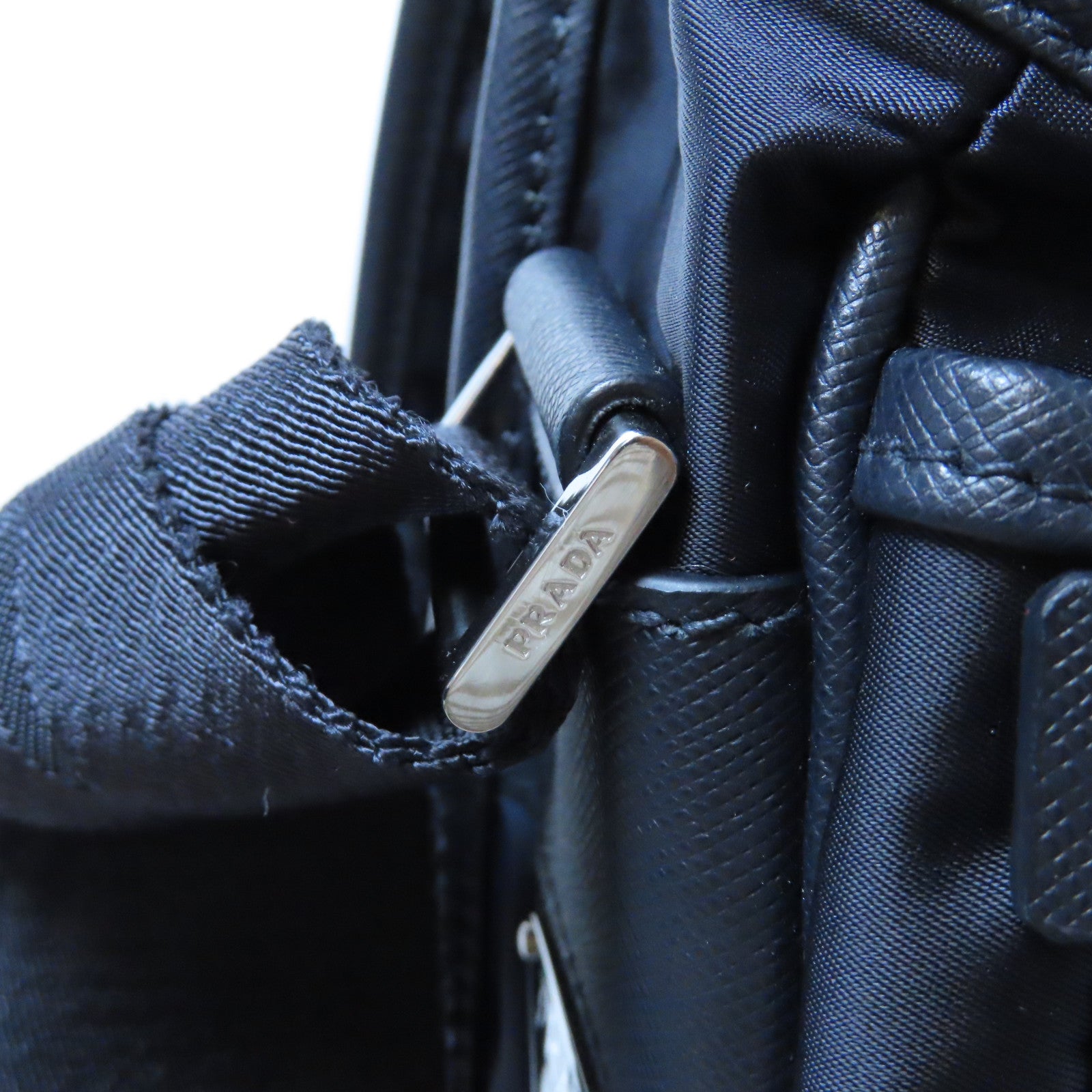 PRADA 尼龍Shoulder Bag銀扣肩背袋黑色