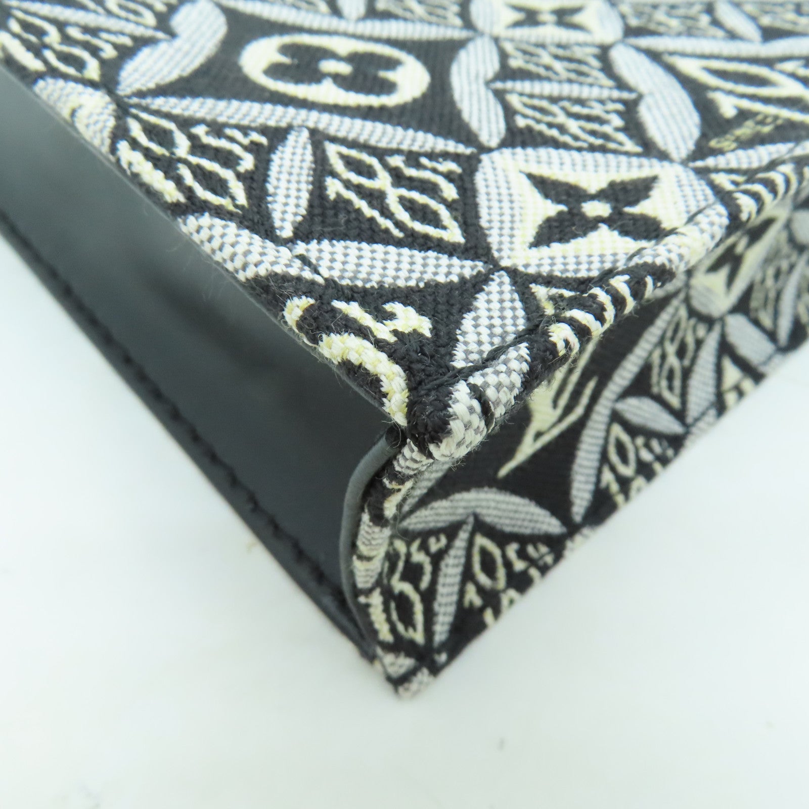 LOUIS VUITTON 【清倉大減價】Monogram Jacquard Since 1854 Petit Sac Plat金扣手挽肩背兩用袋黑色/白色