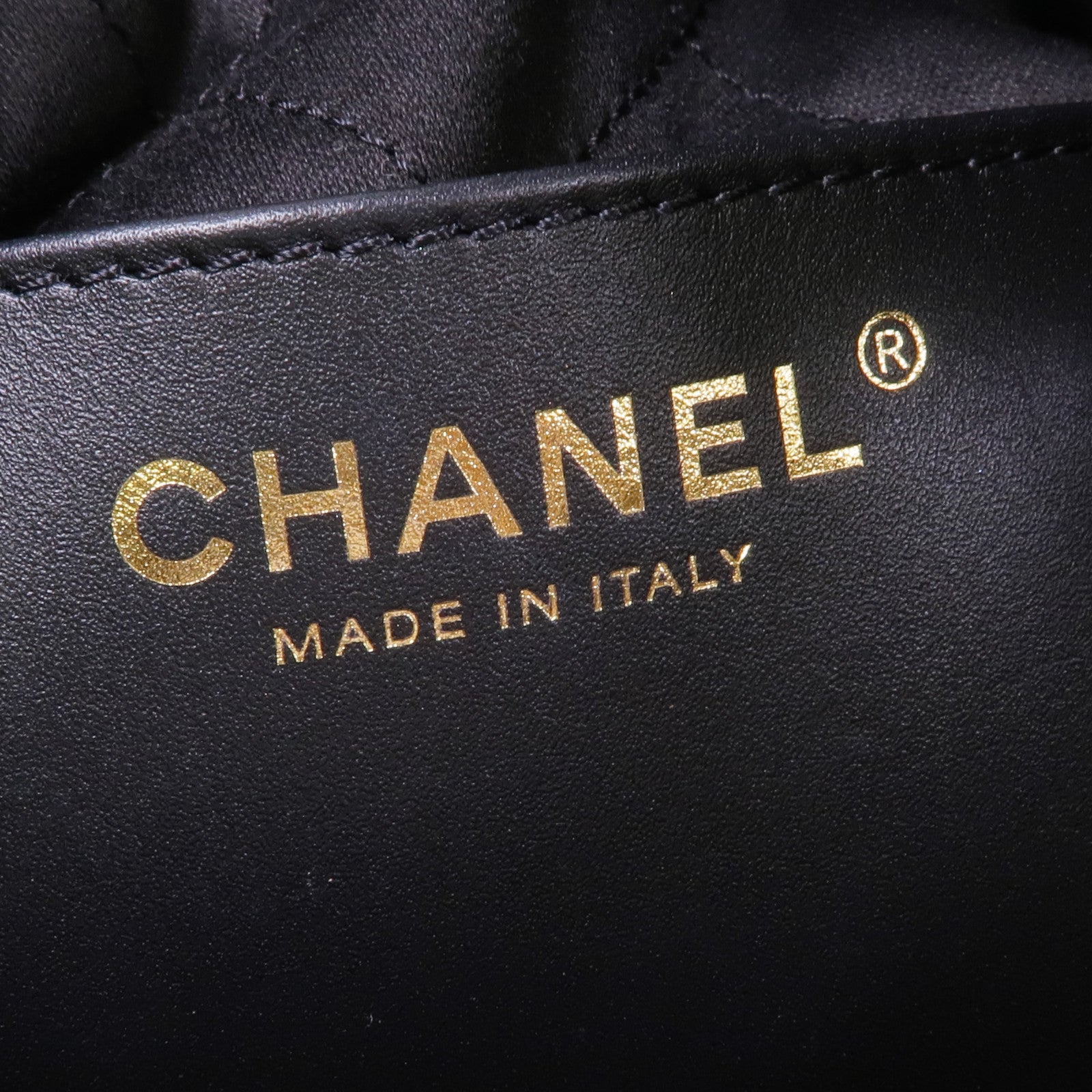 CHANEL 牛皮皮革Chanel 22 Mini金扣鏈帶手挽肩背兩用袋
