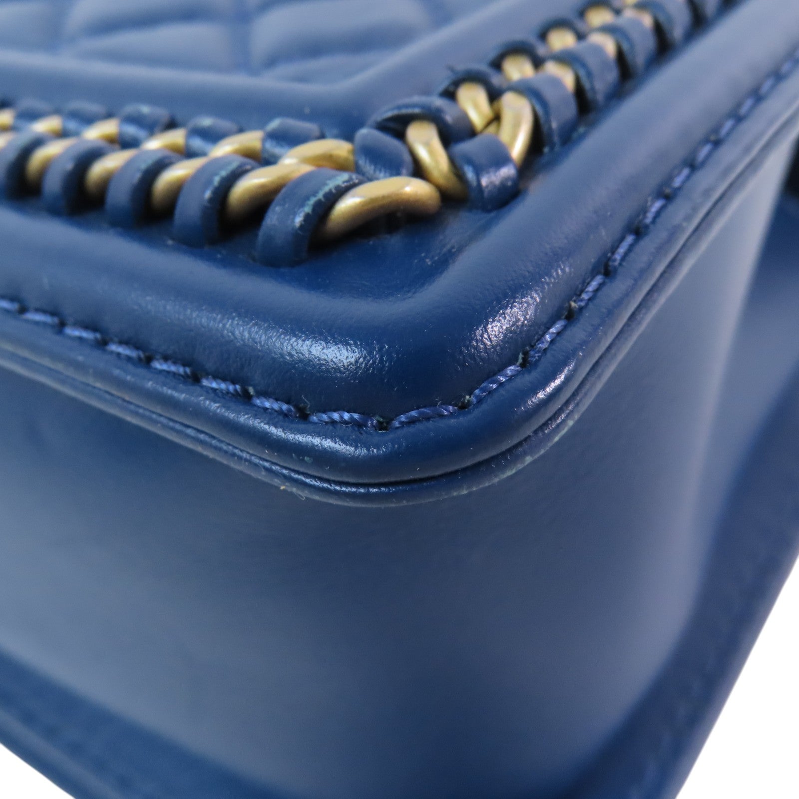 CHANEL 羊皮皮革Boy 25 With Handel金扣鏈帶肩背袋