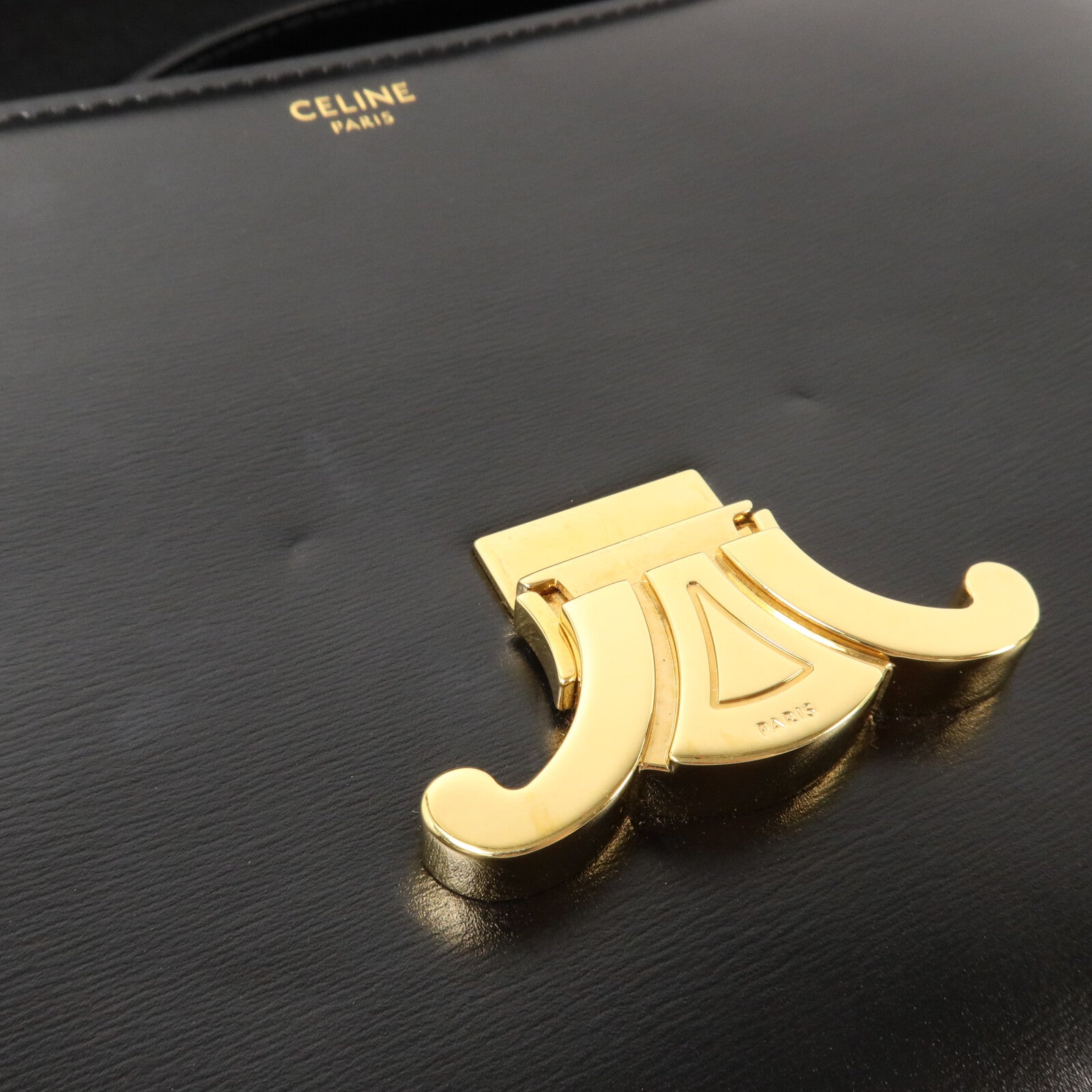CELINE 牛皮皮革Triomphe Medium肩背袋