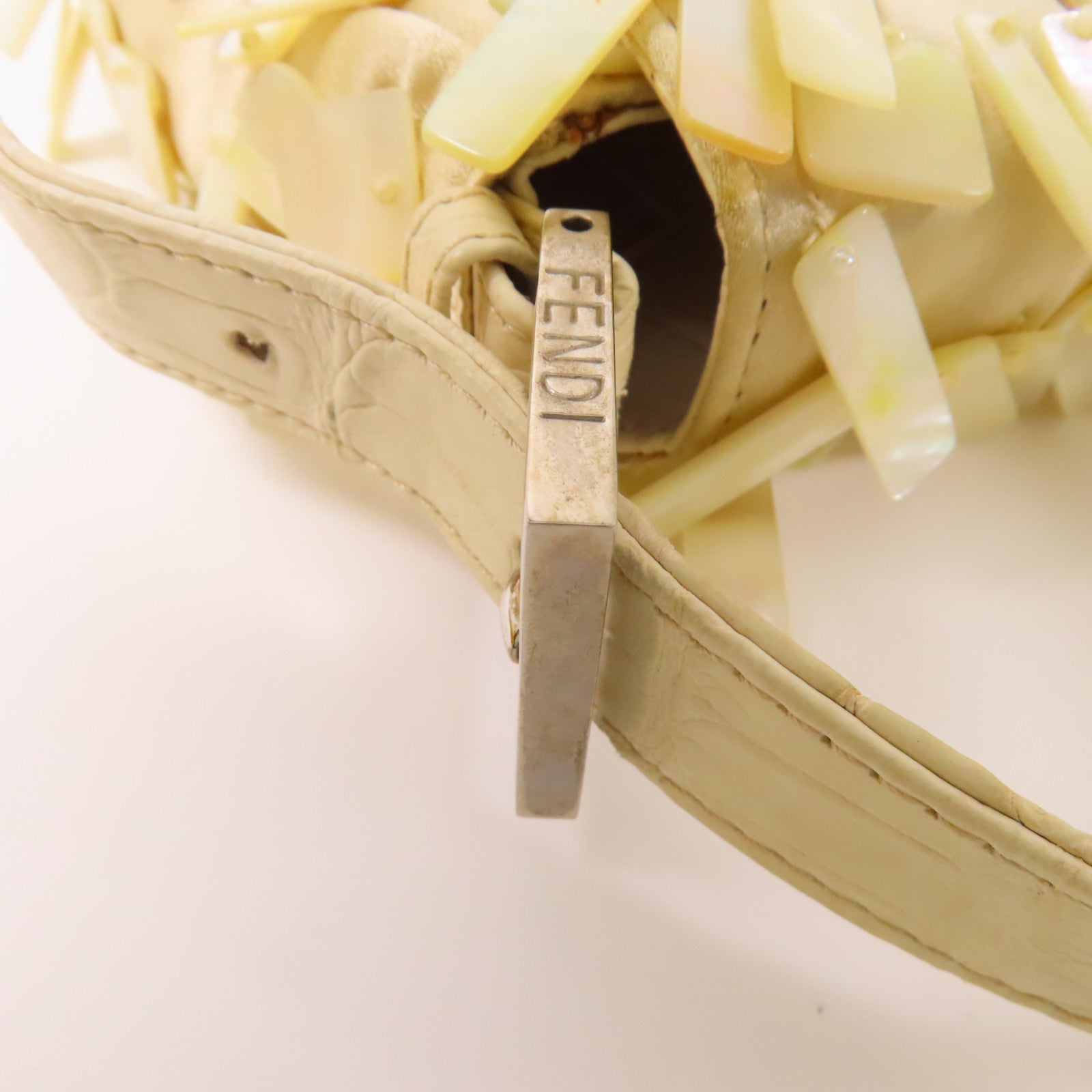 FENDI 絲綢Baguette Pearl銀扣肩背袋