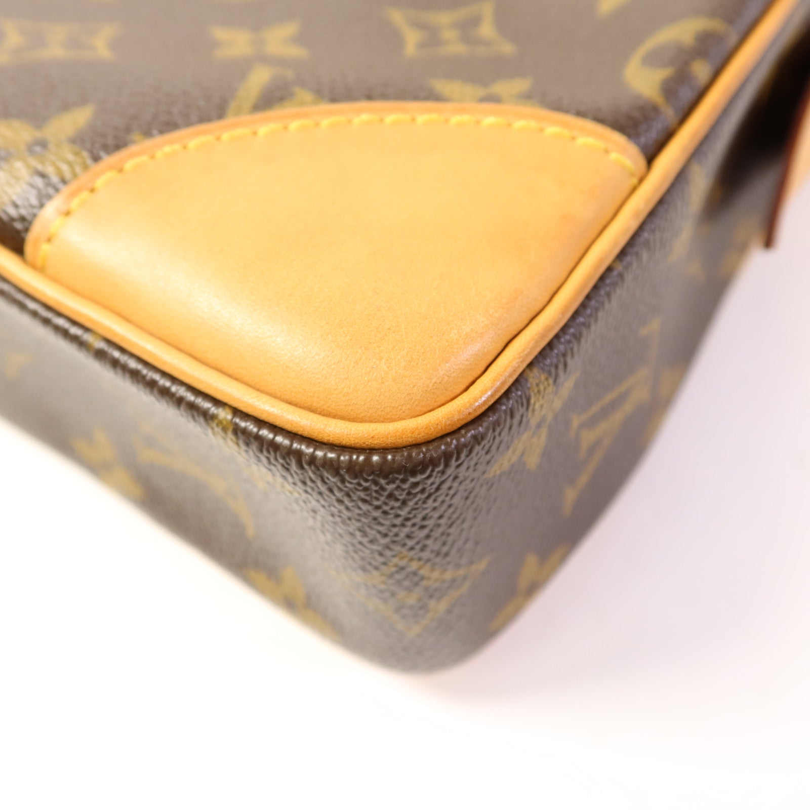 LOUIS VUITTON 【激減優惠】Monogram Porte Documents Voyage PM金扣手挽袋