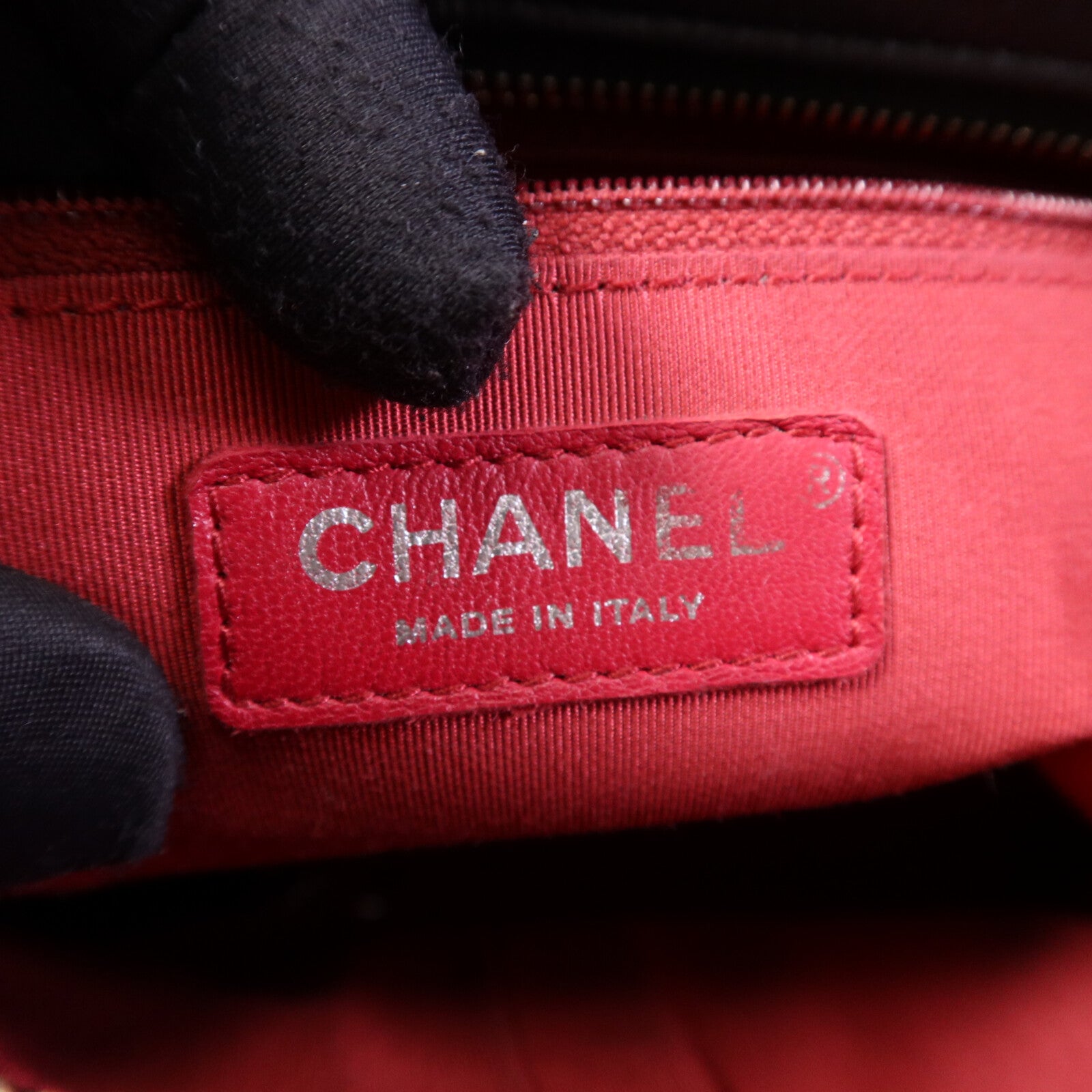 CHANEL 牛皮皮革Gabrielle Large鏈帶肩背袋