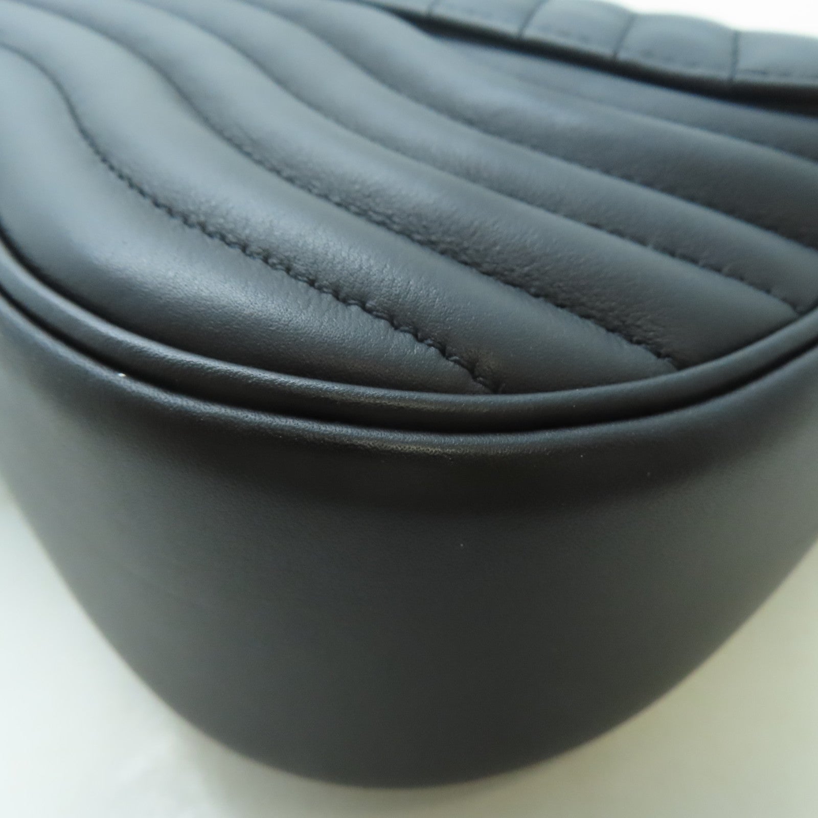 LOUIS VUITTON 牛皮皮革New Wave金扣鏈帶手挽肩背兩用袋黑色