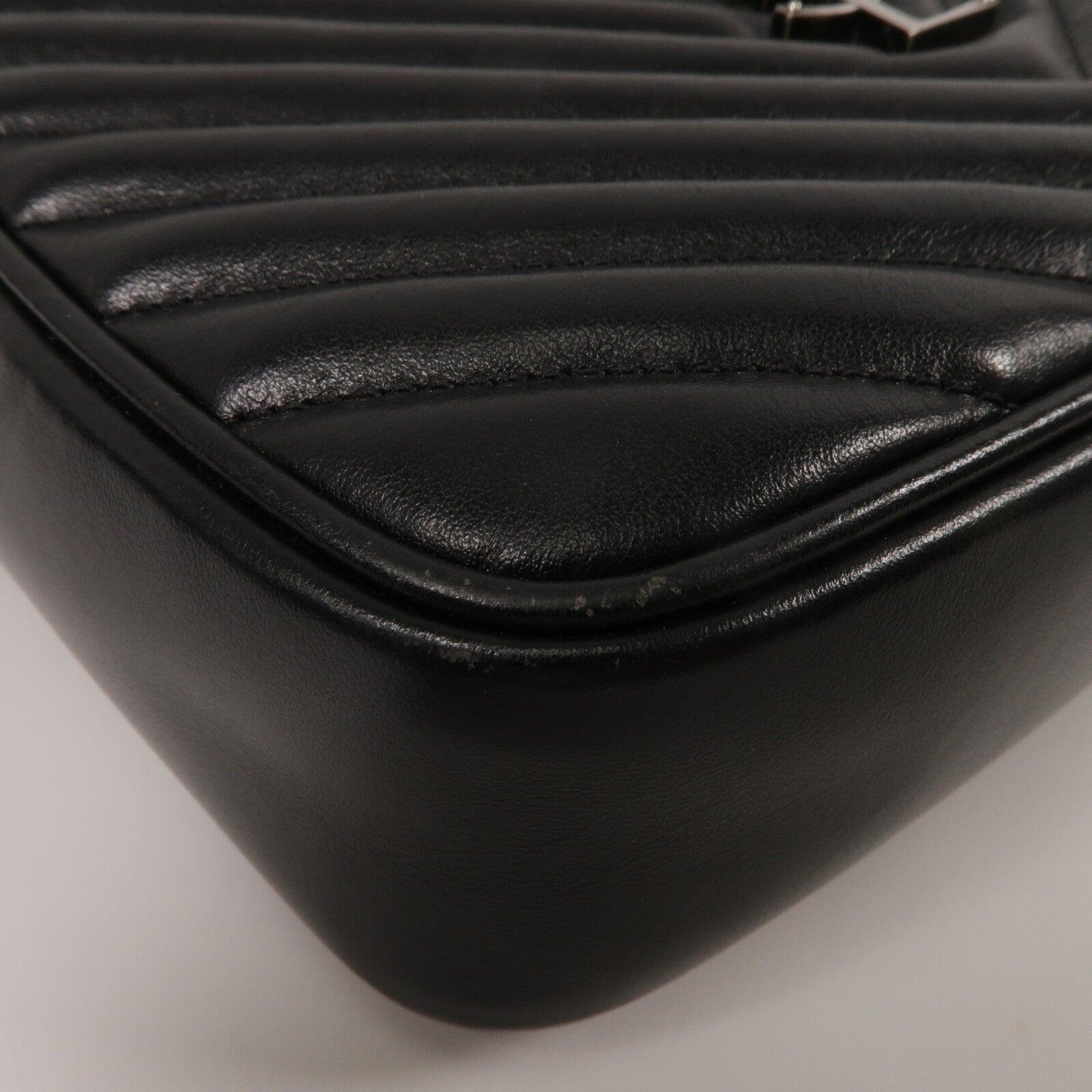 YVES SAINT LAURENT 牛皮皮革Lou Camera Bag肩背袋