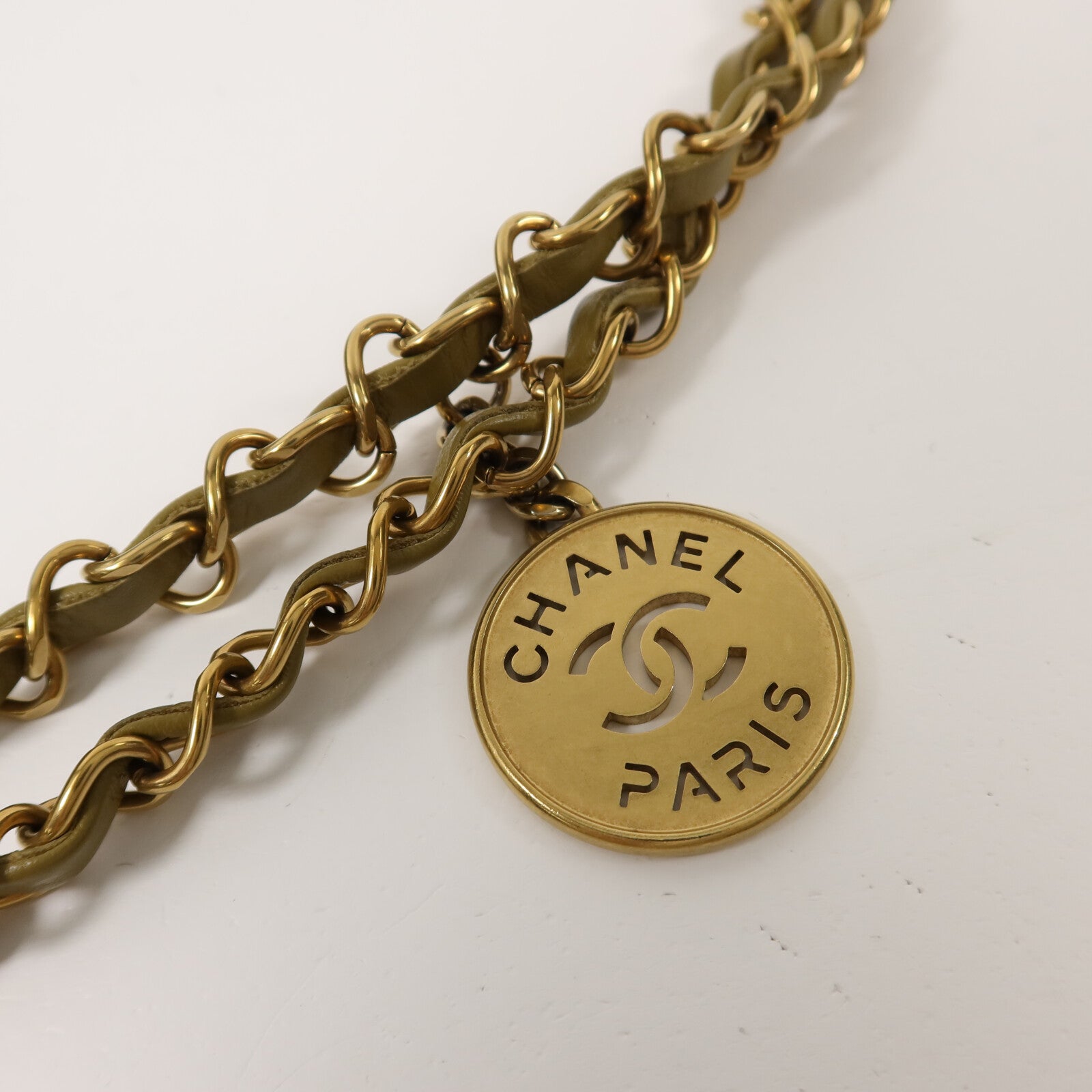 CHANEL 牛皮皮革Chanel 22 Small鏈帶肩背袋