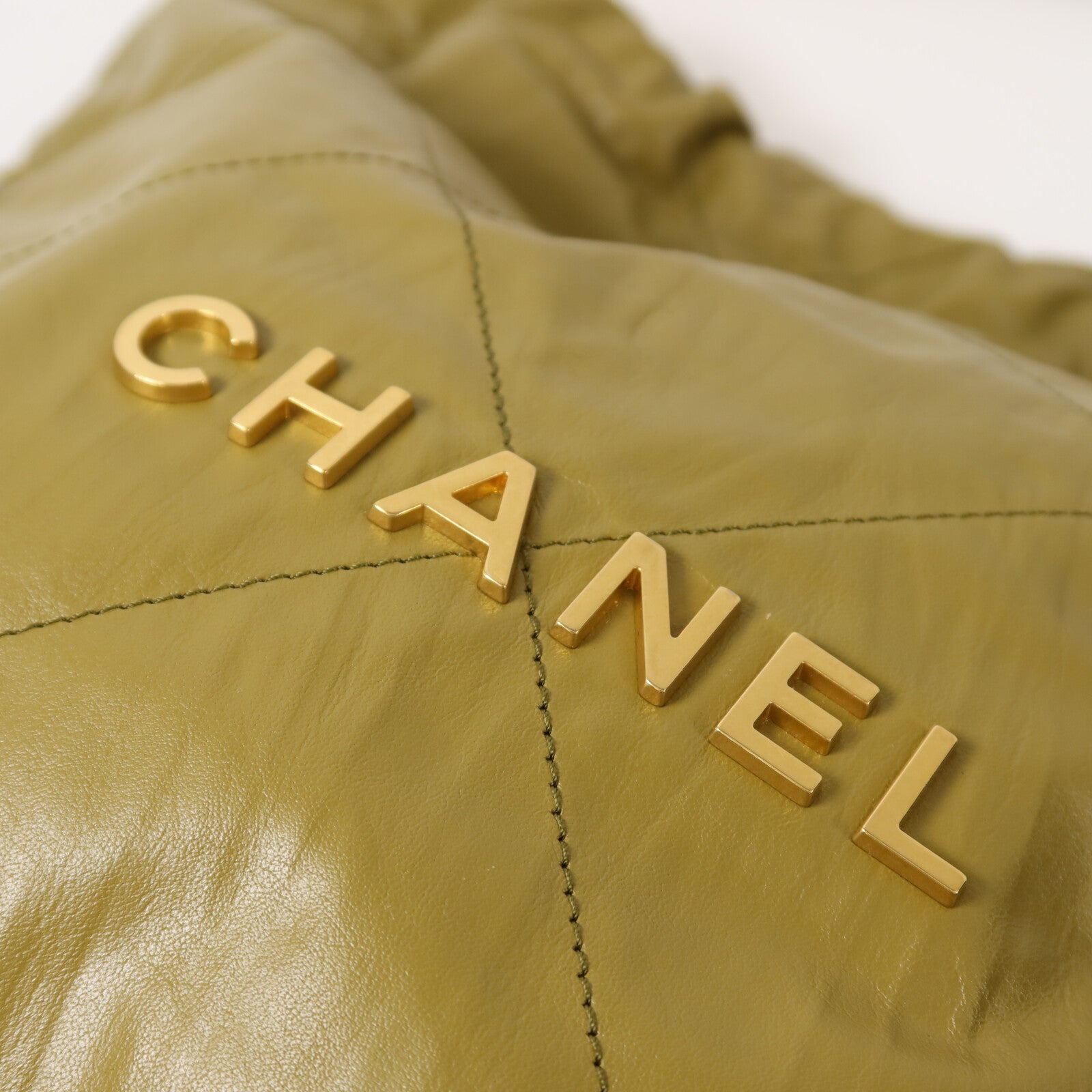 CHANEL 牛皮皮革Chanel 22 Small鏈帶肩背袋