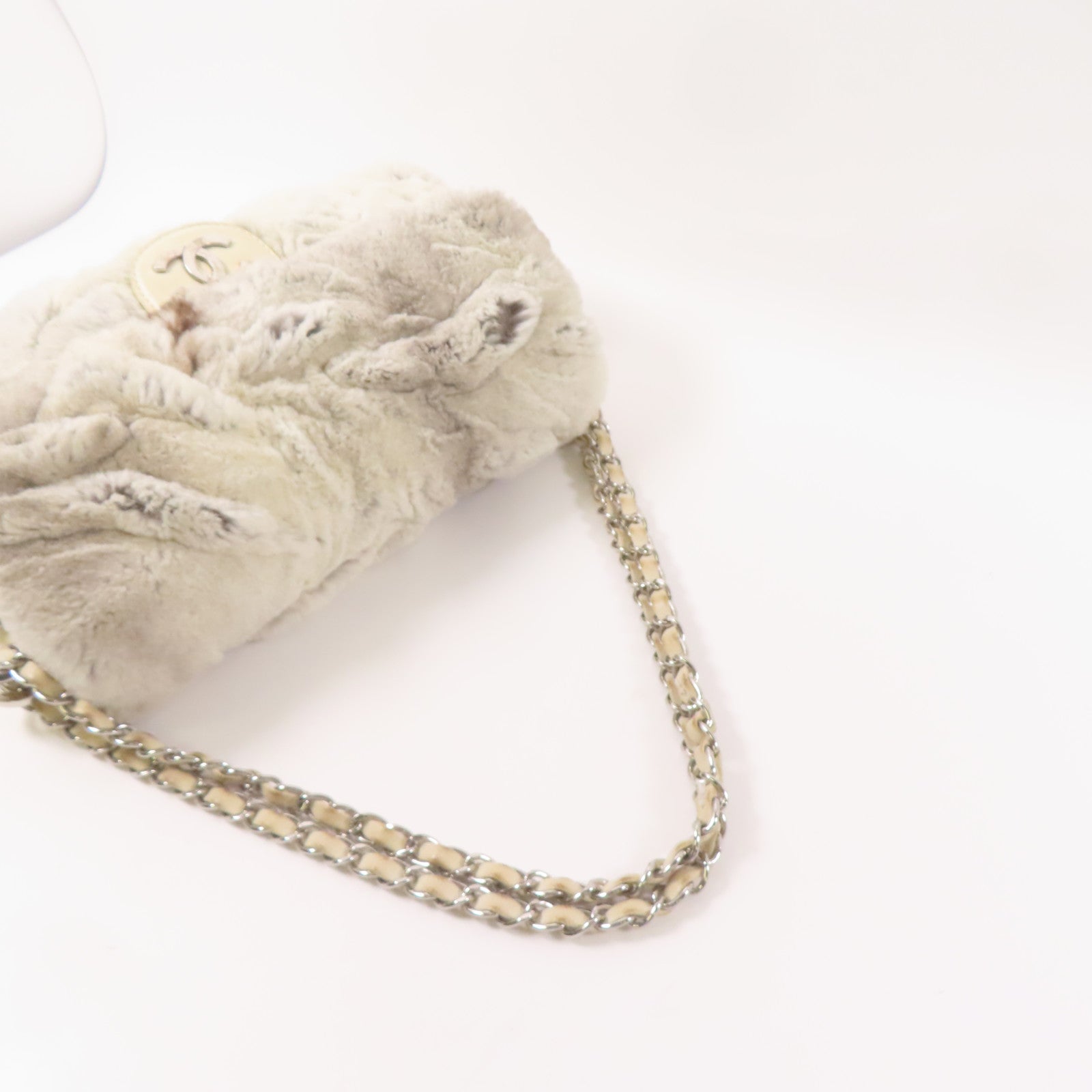 CHANEL 兔毛Chain Shoulder Bag銀扣鏈帶肩背袋白色/灰色