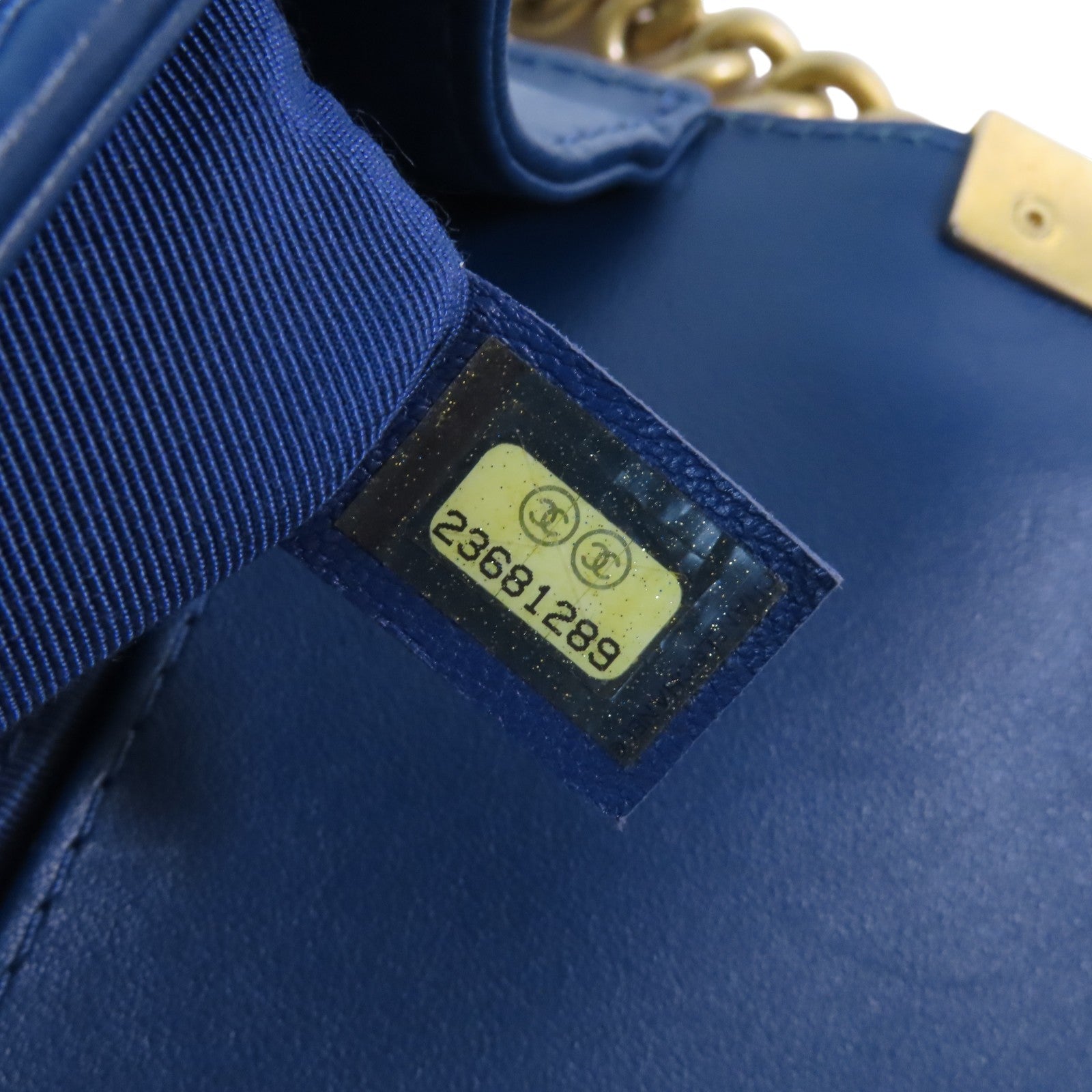 CHANEL 羊皮皮革Boy 25 With Handel金扣鏈帶肩背袋