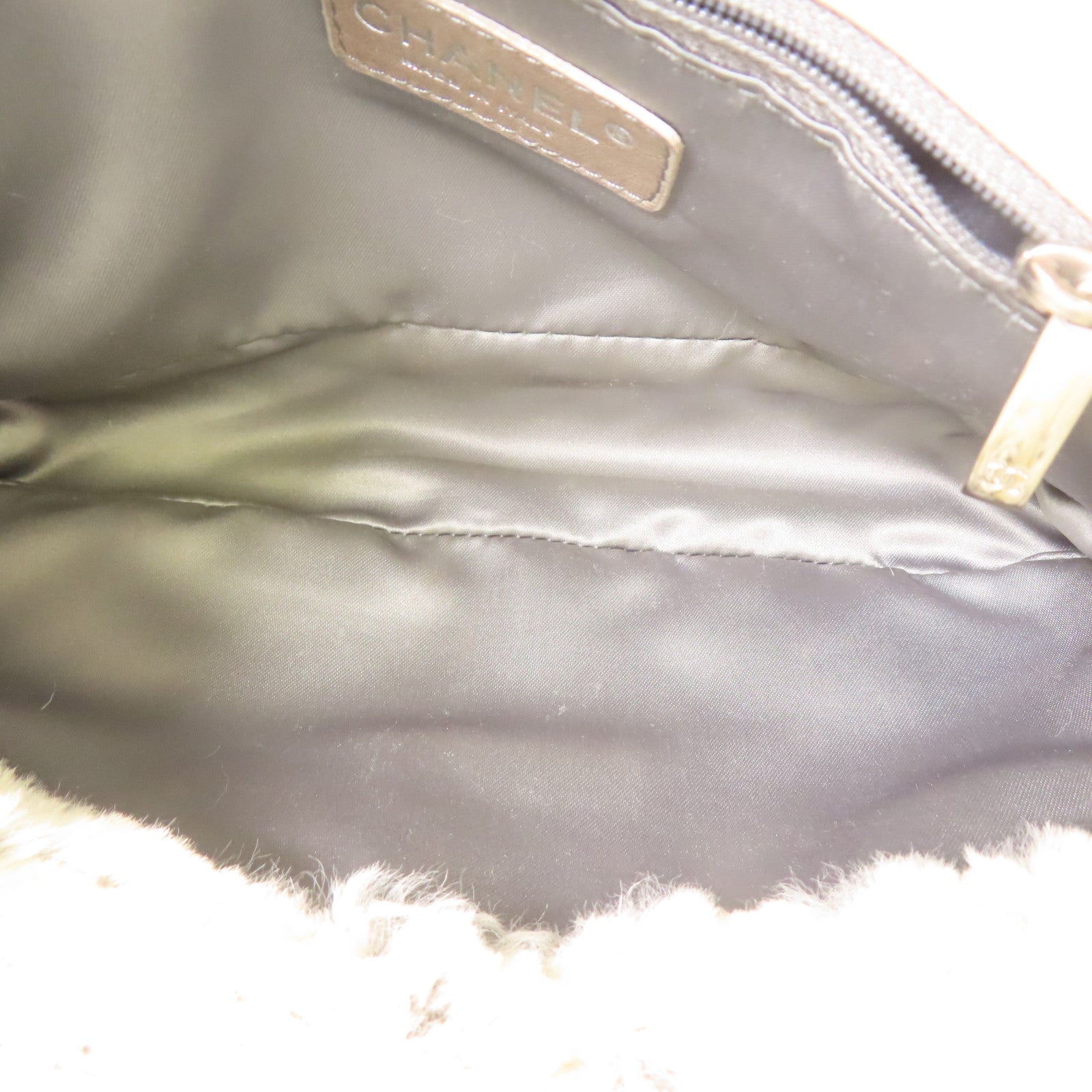 CHANEL 兔毛Chain Shoulder Bag銀扣鏈帶肩背袋白色/灰色