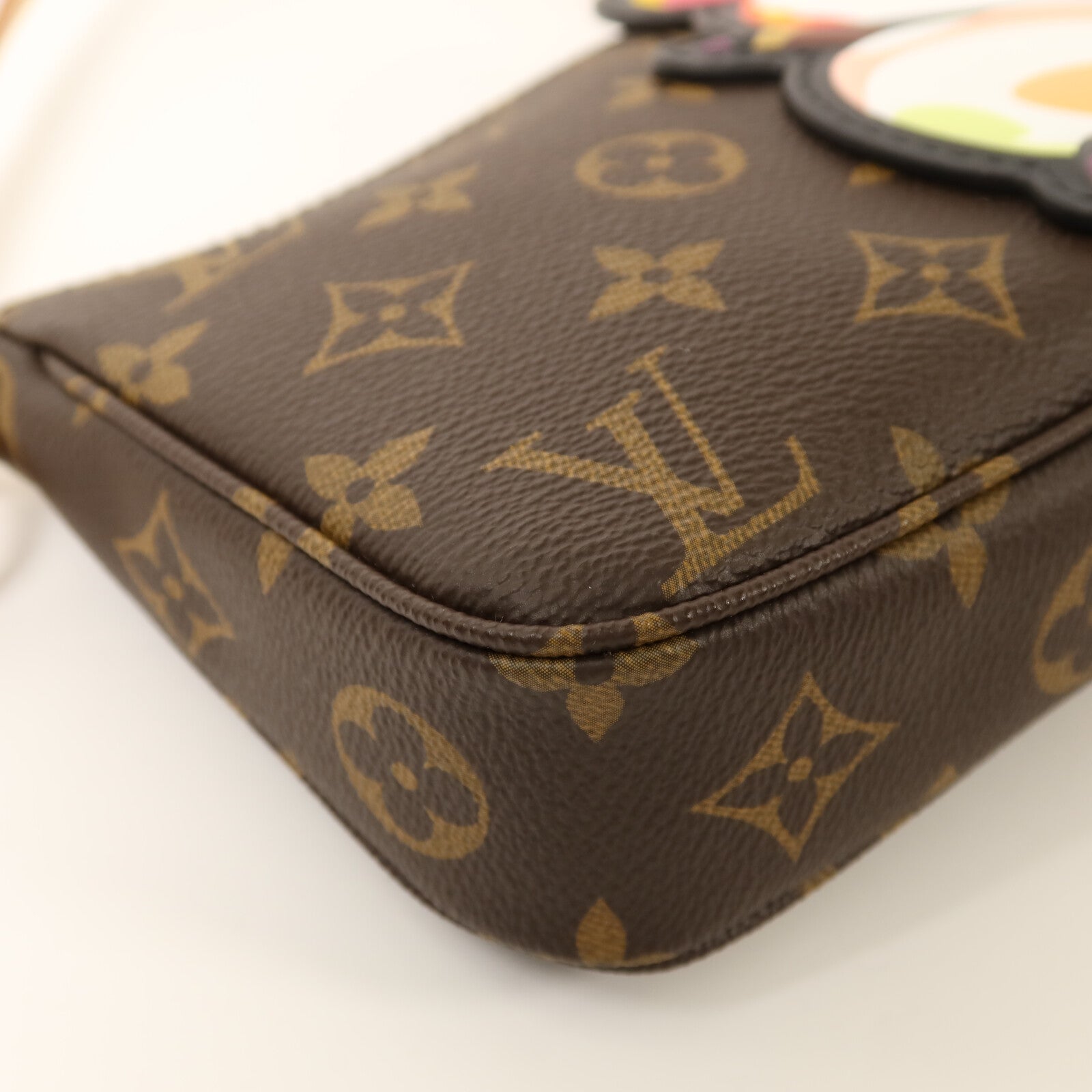 LOUIS VUITTON Monogram Takashi Murakami Panda Pochette金扣肩背袋
