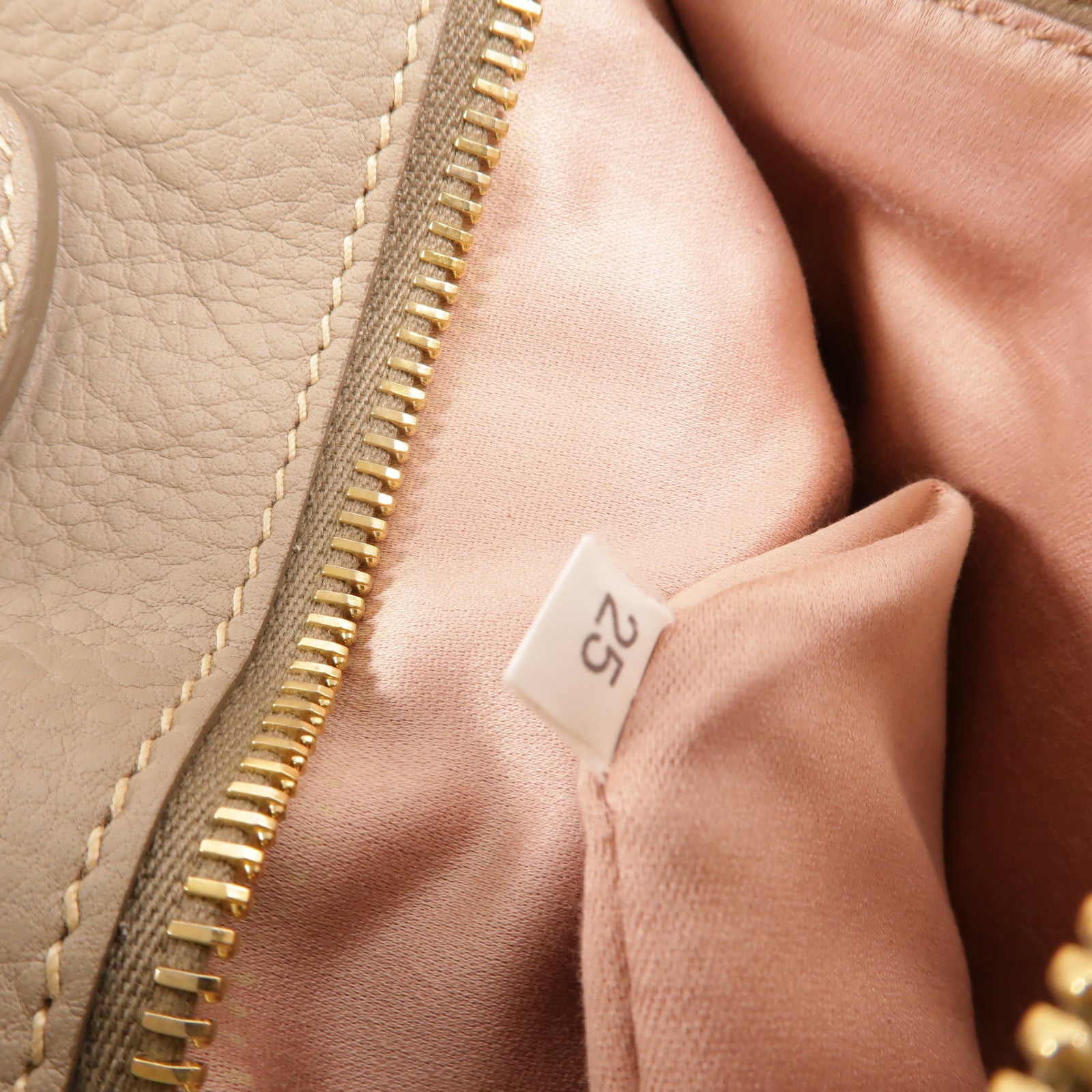 Miu Miu 牛皮皮革Hand Bag手挽袋
