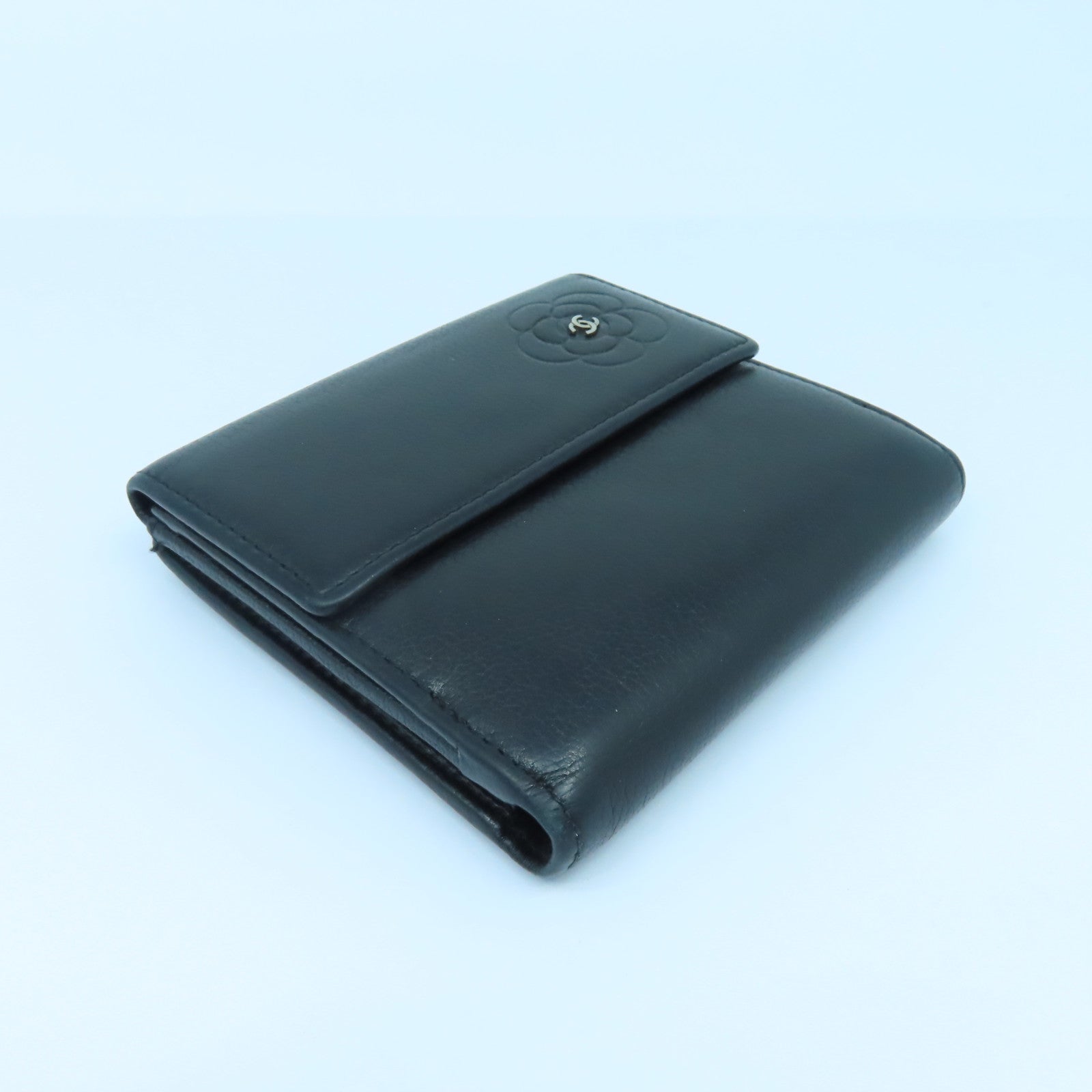 CHANEL 【清倉大減價】羊皮皮革Camellia Wallet銀扣錢包黑色