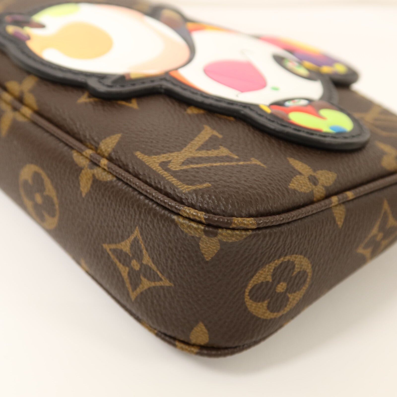 LOUIS VUITTON Monogram Takashi Murakami Panda Pochette金扣肩背袋
