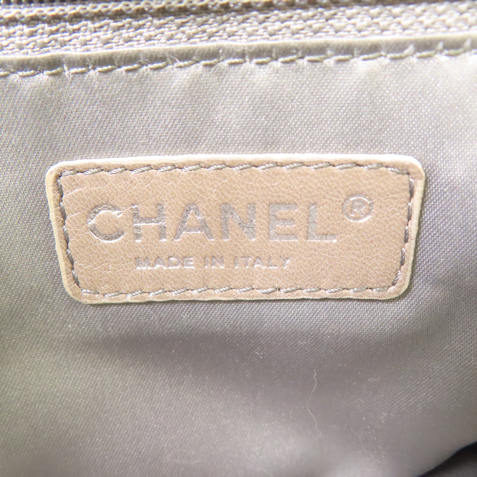 CHANEL 兔毛Chain Shoulder Bag銀扣鏈帶肩背袋白色/灰色