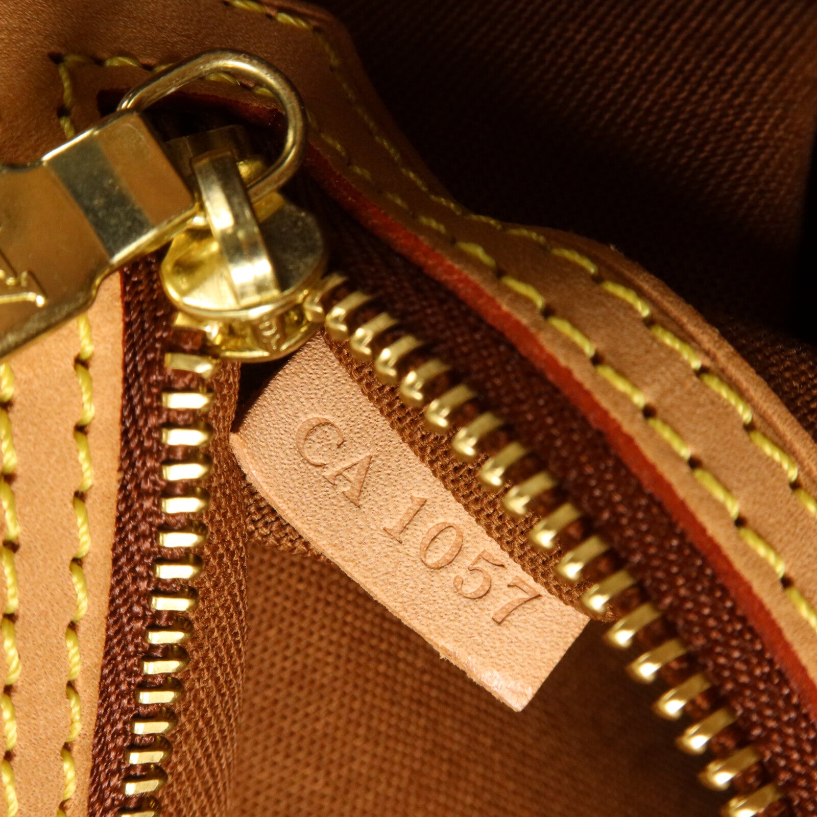 LOUIS VUITTON Monogram Abbesses肩背袋