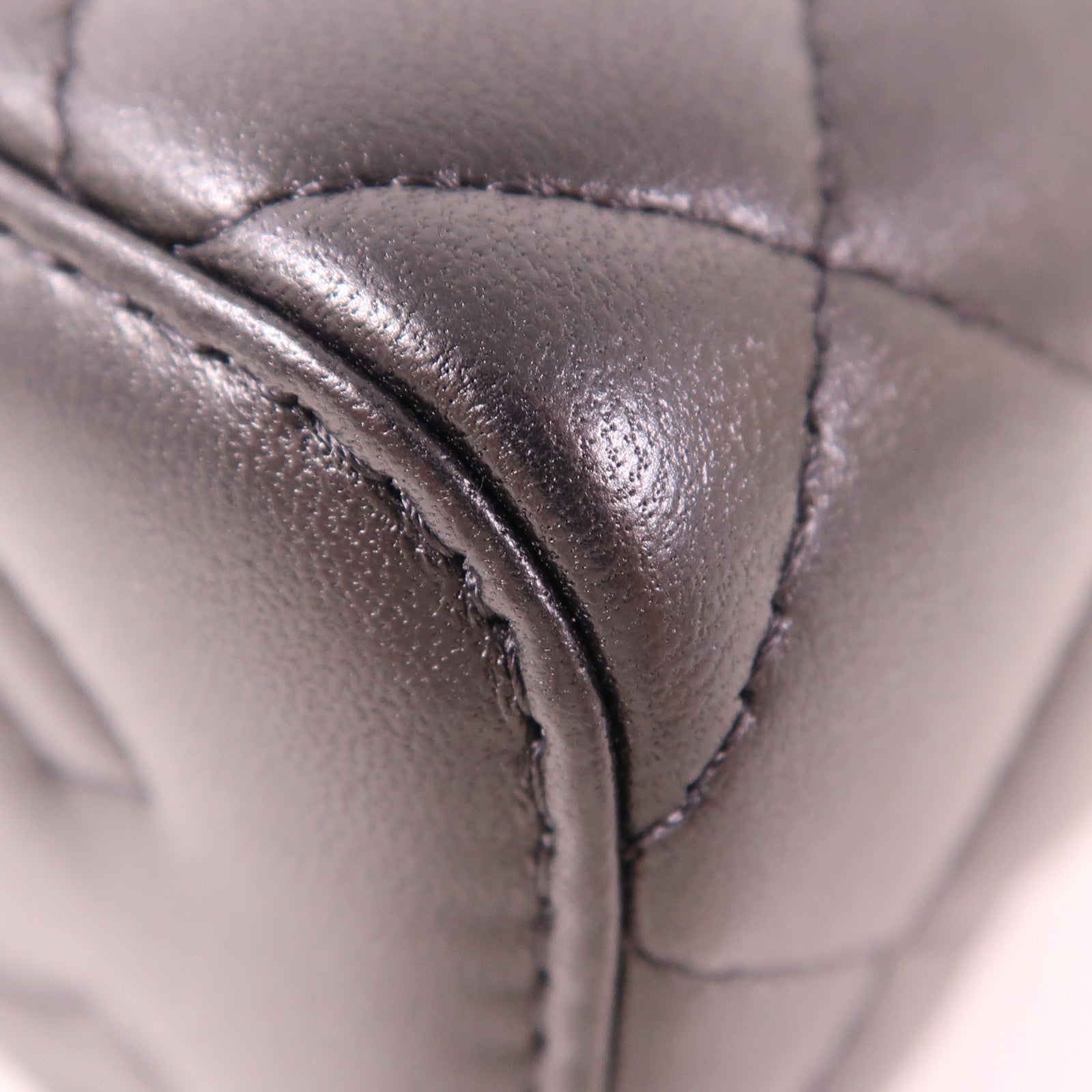 CHANEL 羊皮皮革Mini Vanity Case金扣鏈帶肩背袋