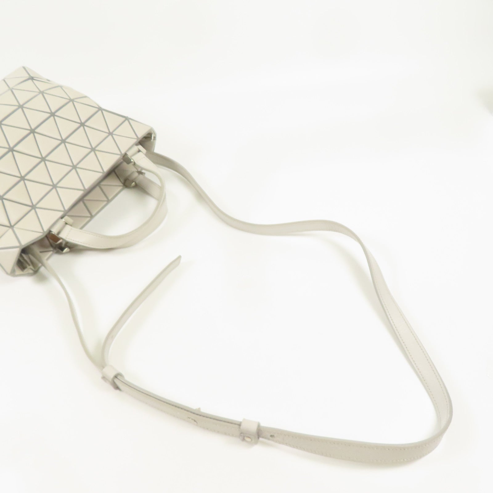 BAO BAO ISSEYMIYAKE 皮革Bao Bao 2 Way Shoulder銀扣手挽肩背兩用袋