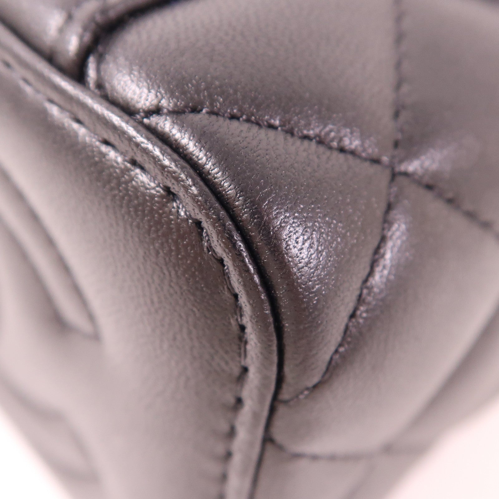 CHANEL 羊皮皮革Mini Vanity Case金扣鏈帶肩背袋