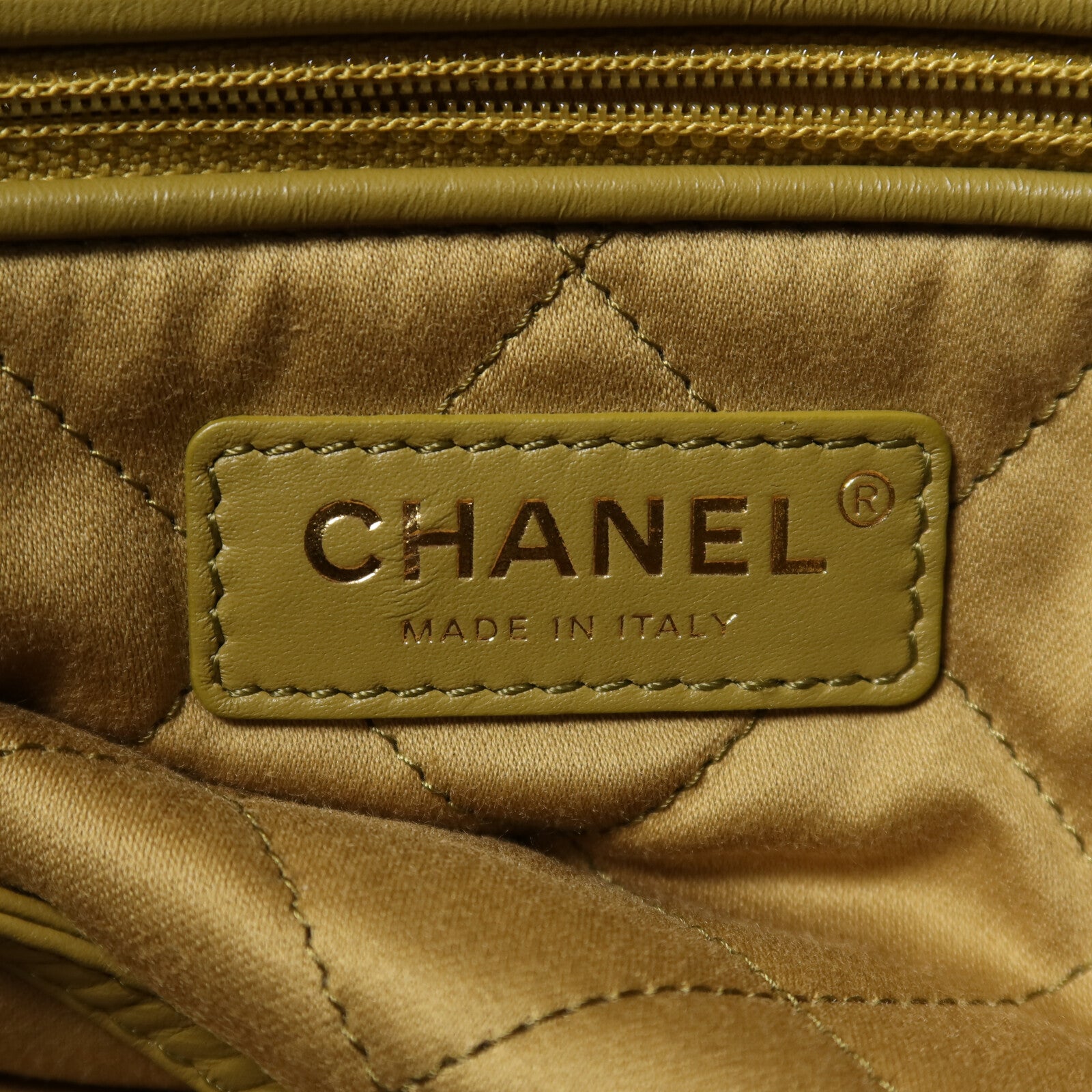 CHANEL 牛皮皮革Chanel 22 Small鏈帶肩背袋