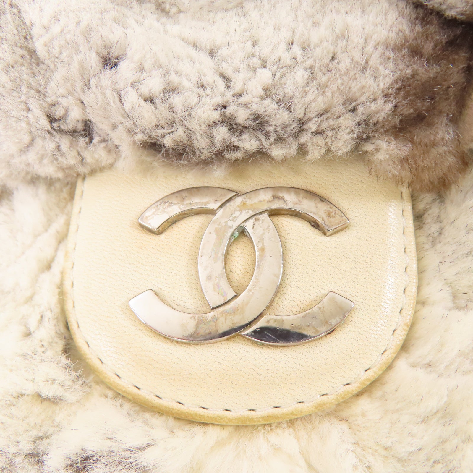 CHANEL 兔毛Chain Shoulder Bag銀扣鏈帶肩背袋白色/灰色