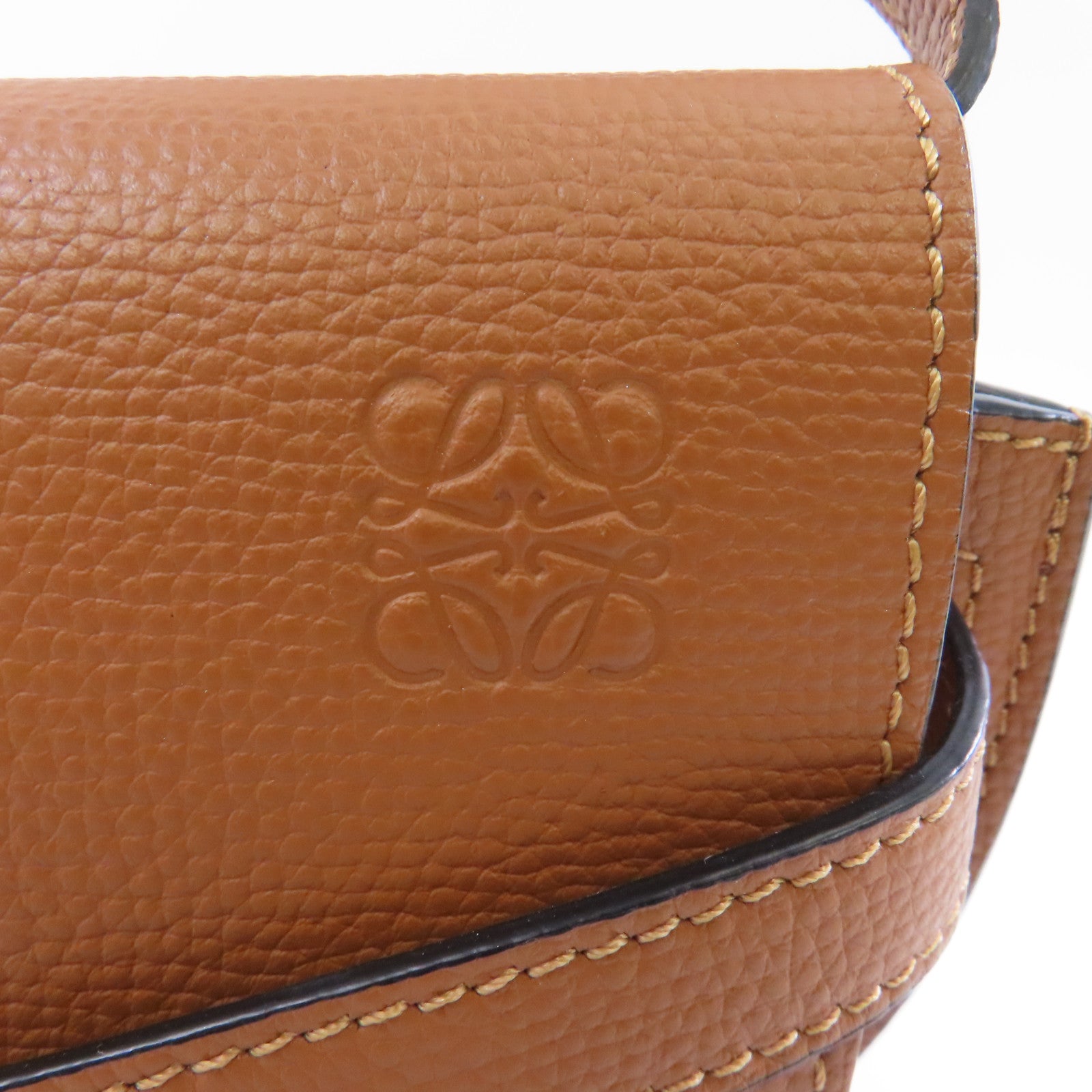 LOEWE 牛皮皮革Mini Gate金扣肩背袋棕色
