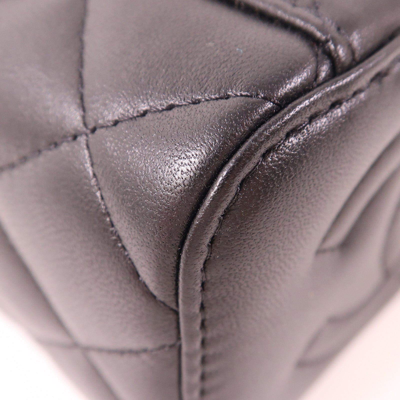 CHANEL 羊皮皮革Mini Vanity Case金扣鏈帶肩背袋