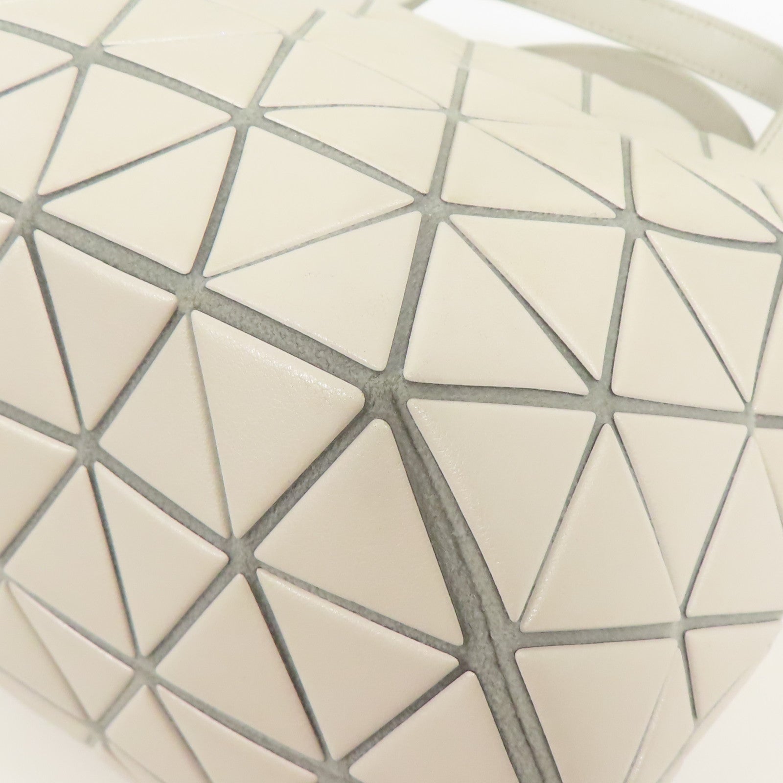 BAO BAO ISSEYMIYAKE 皮革Bao Bao 2 Way Shoulder銀扣手挽肩背兩用袋