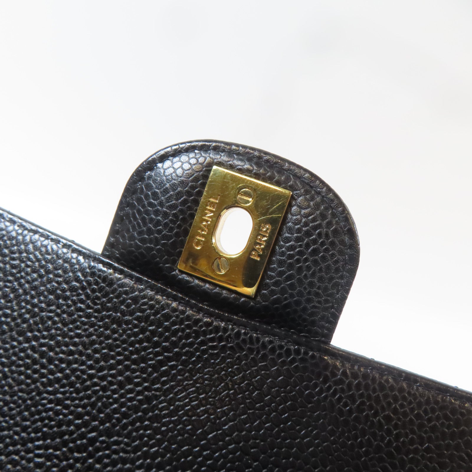CHANEL 【激減優惠】菱格Caviar皮革Classic 25cm金扣鏈帶肩背袋黑色